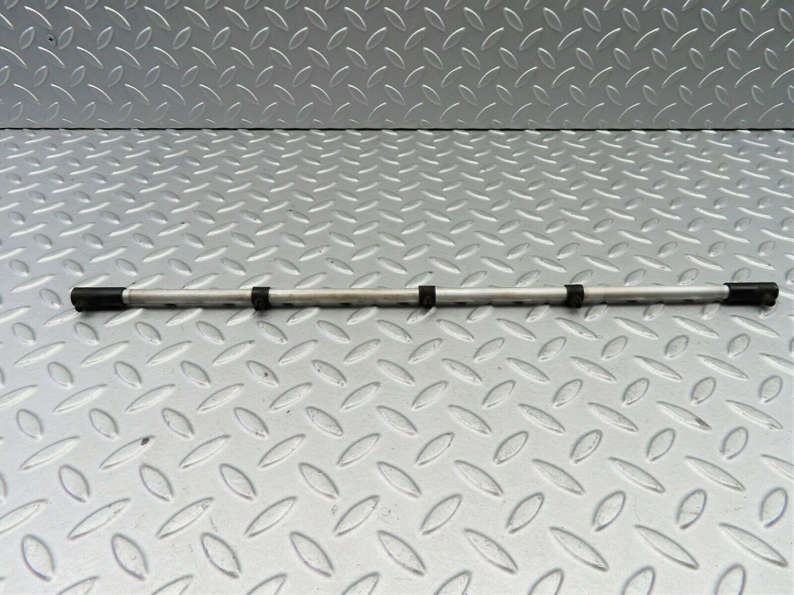 6300 Mercedes-Benz W126 380SE Camshaft Oiler Pipe