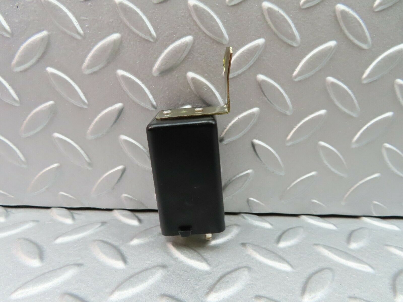 5792 Mercedes-Benz W123 200 Rear Heated Window Relay 1078200010