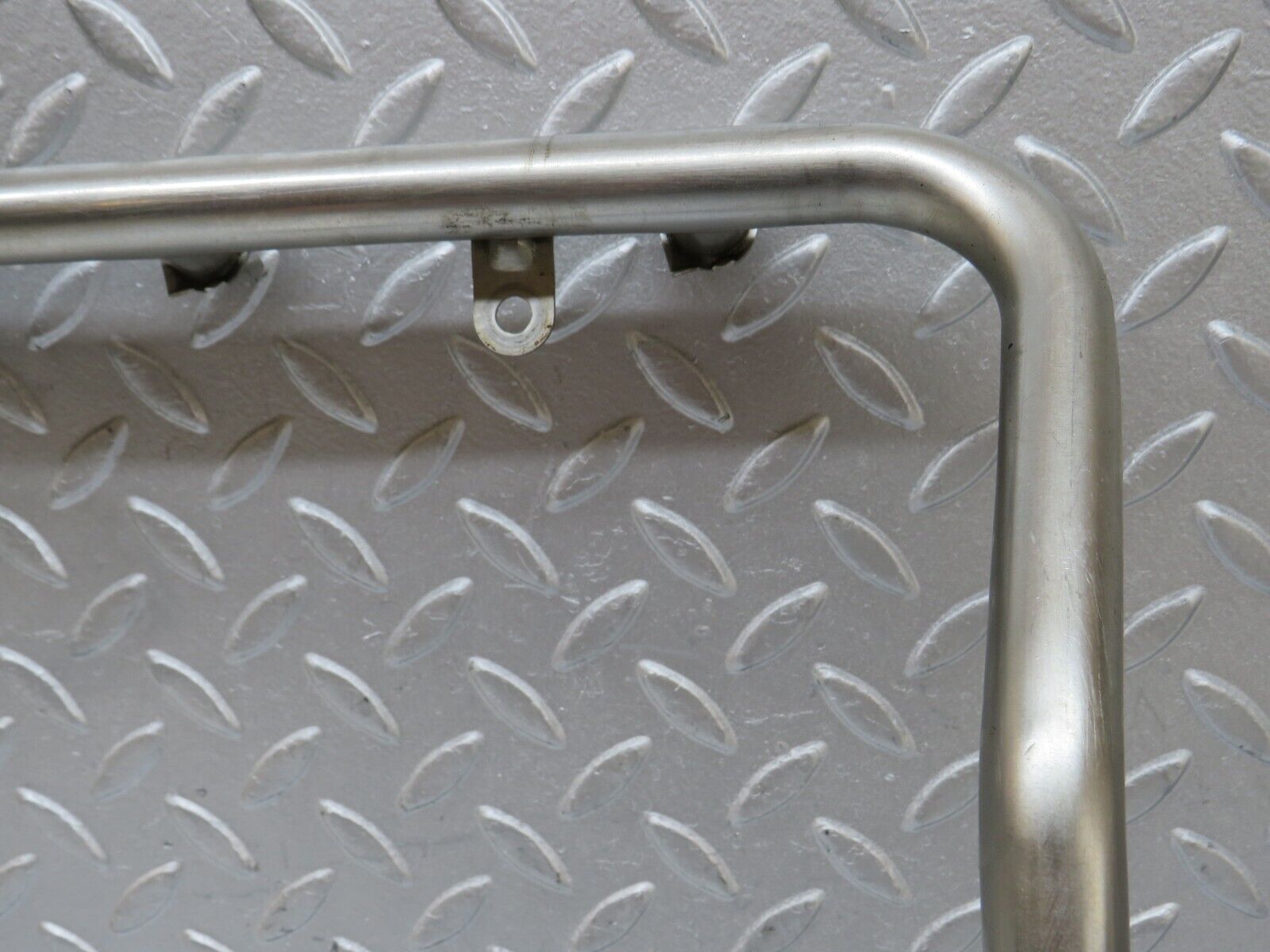 35018 Mercedes-Benz W210 320E Fuel Injector Rail 0280151080 1120700595