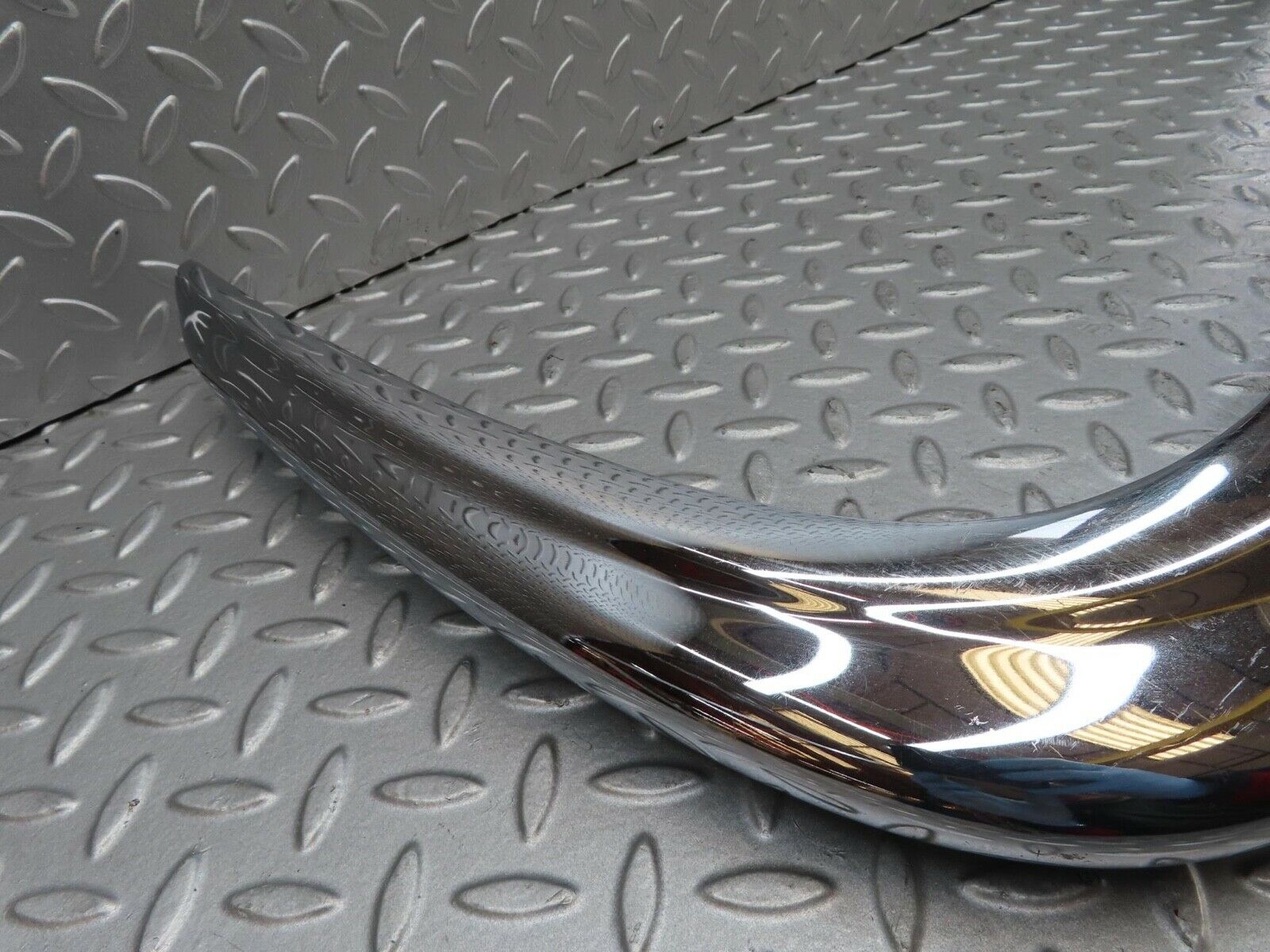 12599 Mercedes-Benz W108 Front Right Upper Bumper Corner