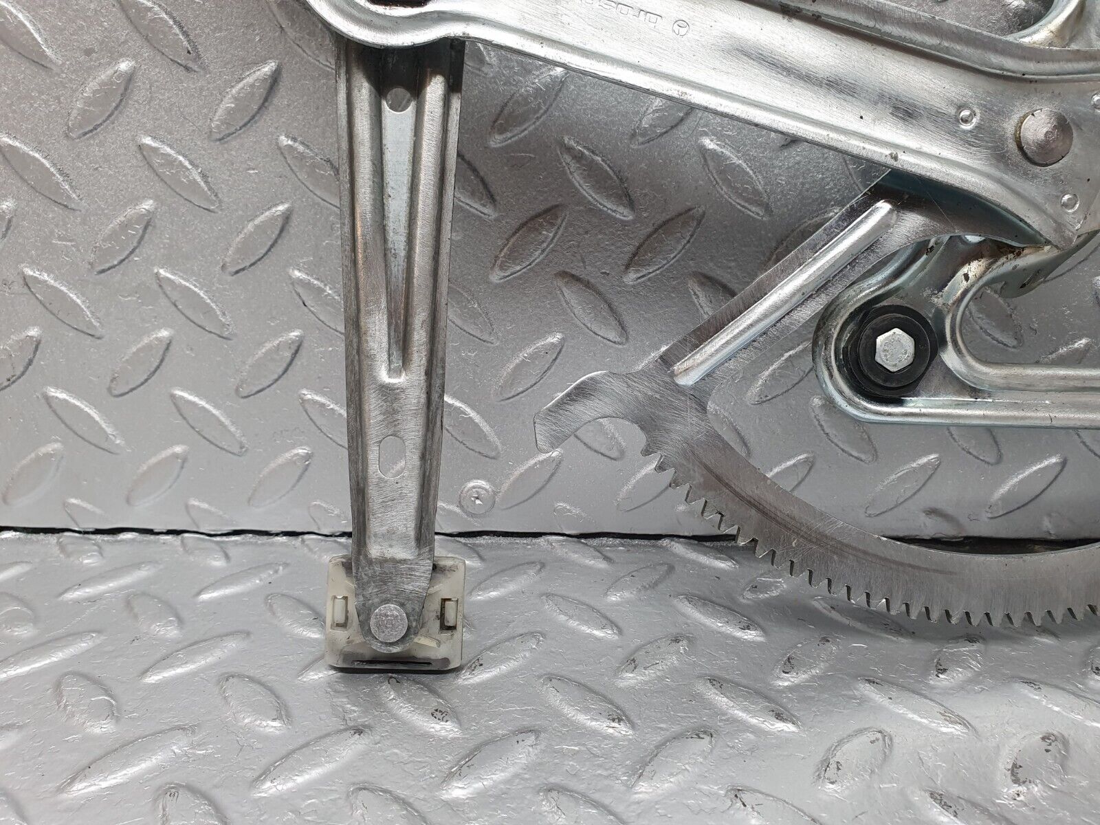 41400 Mercedes-Benz W124 200E Front Right Power Window Regulator