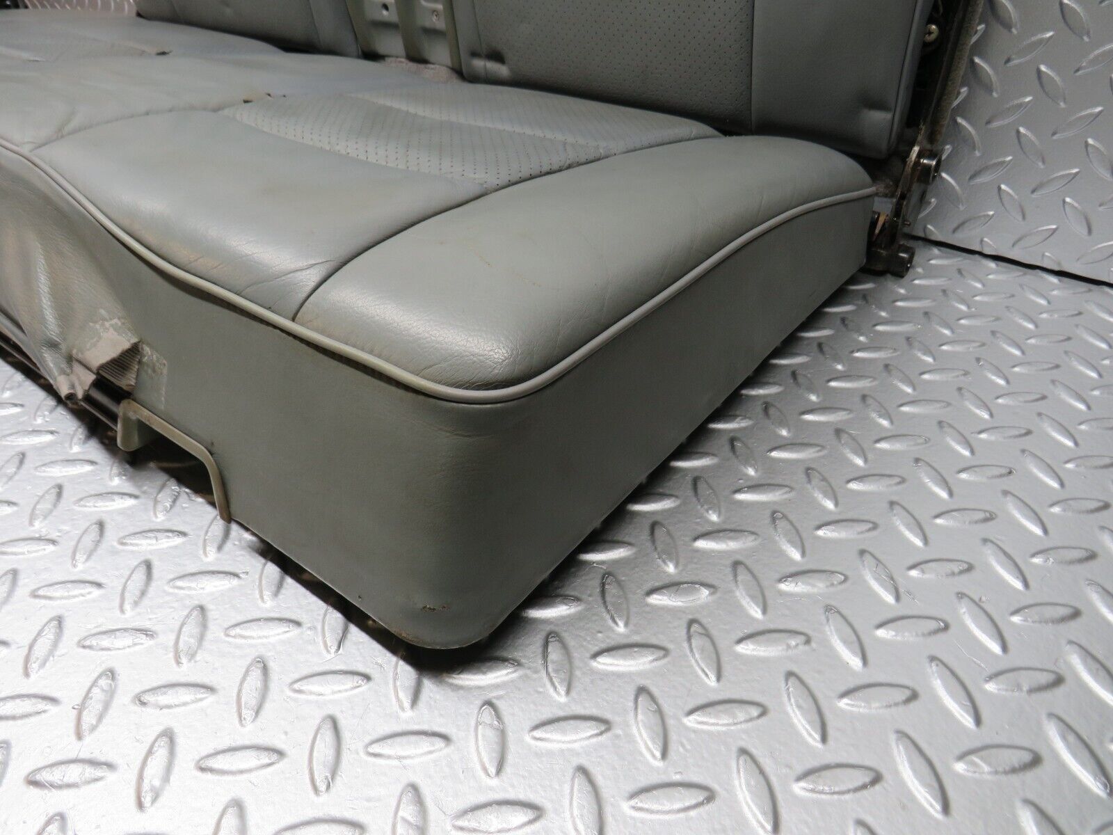 31500 Mercedes-Benz S124 220TE Wagon Third Seat Bench 1249300194