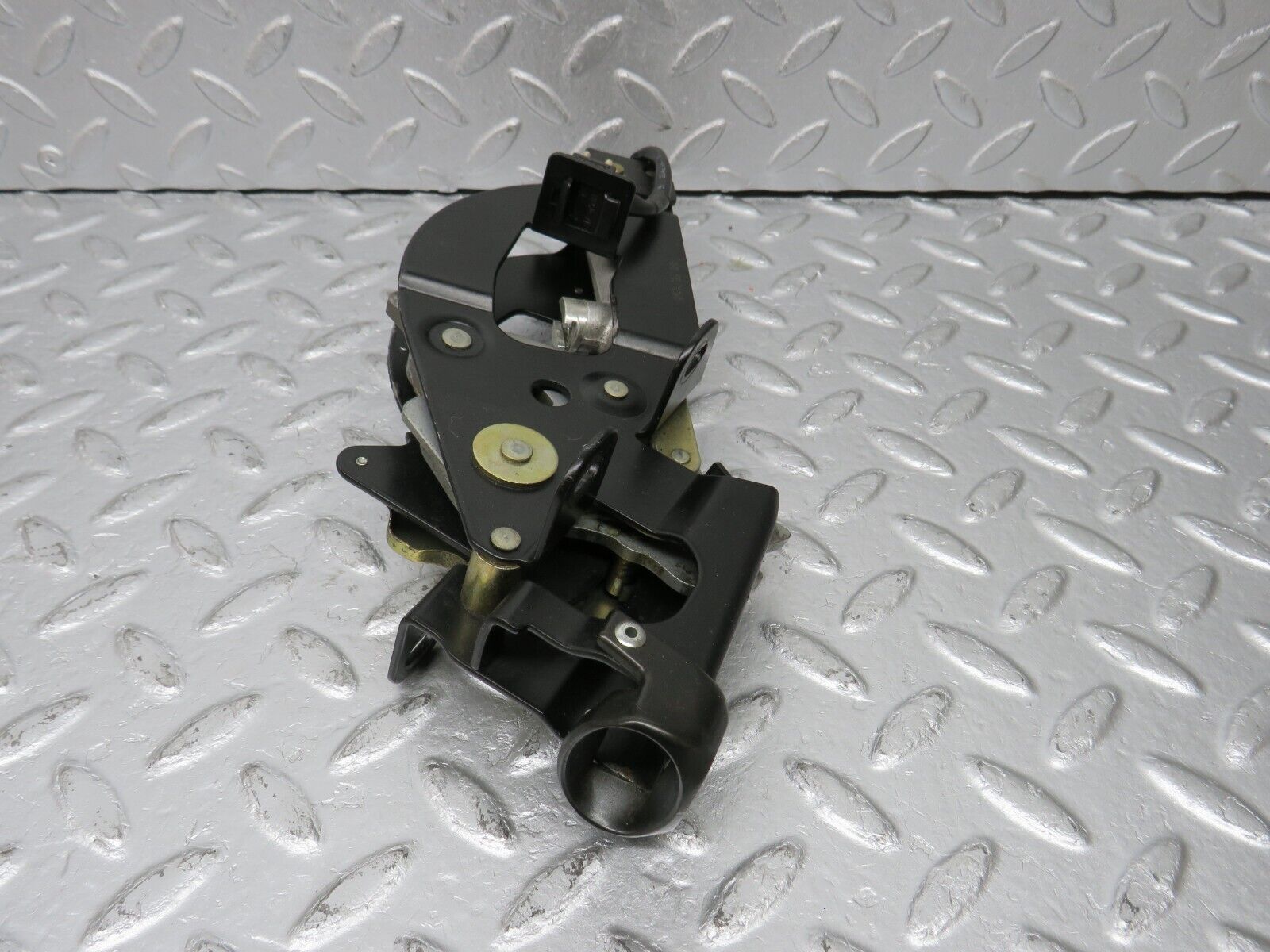 39614 Mercedes-Benz R129 320SL Coupe Rear Left Roof Lock Mechanism 1298001174