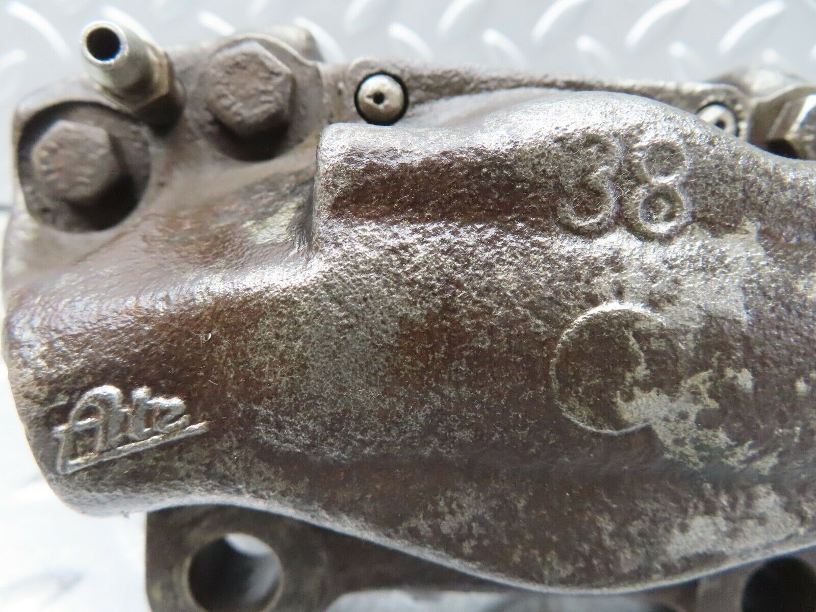 17633 Mercedes-Benz W116 450SEL Rear Left Brake Caliper ATE 38