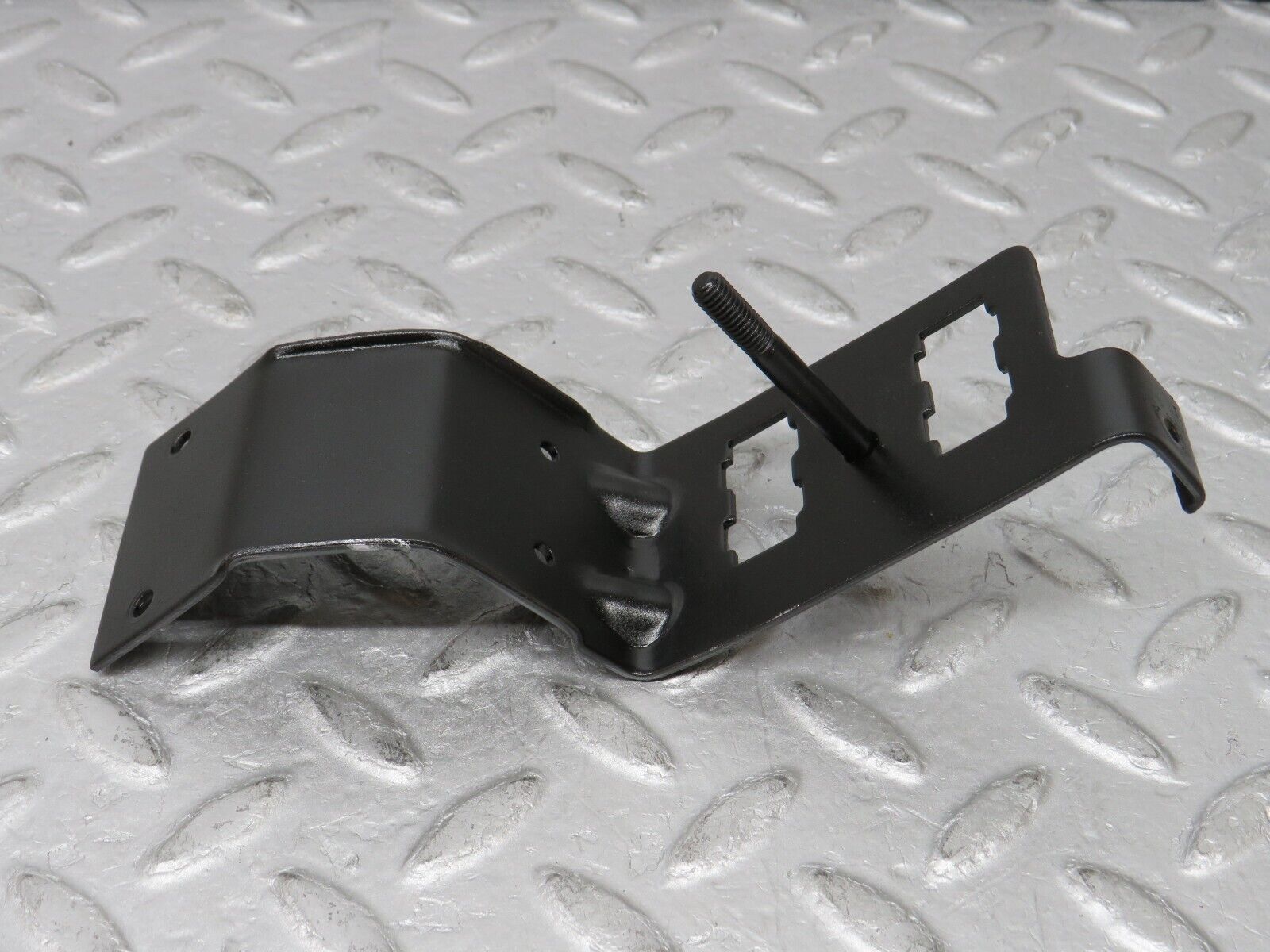 35858 Mercedes-Benz W108 Relay Bracket