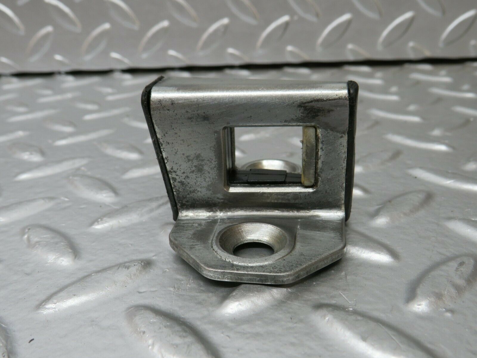 24310 Mercedes-Benz S124 220TE Wagon Door Lock Latch