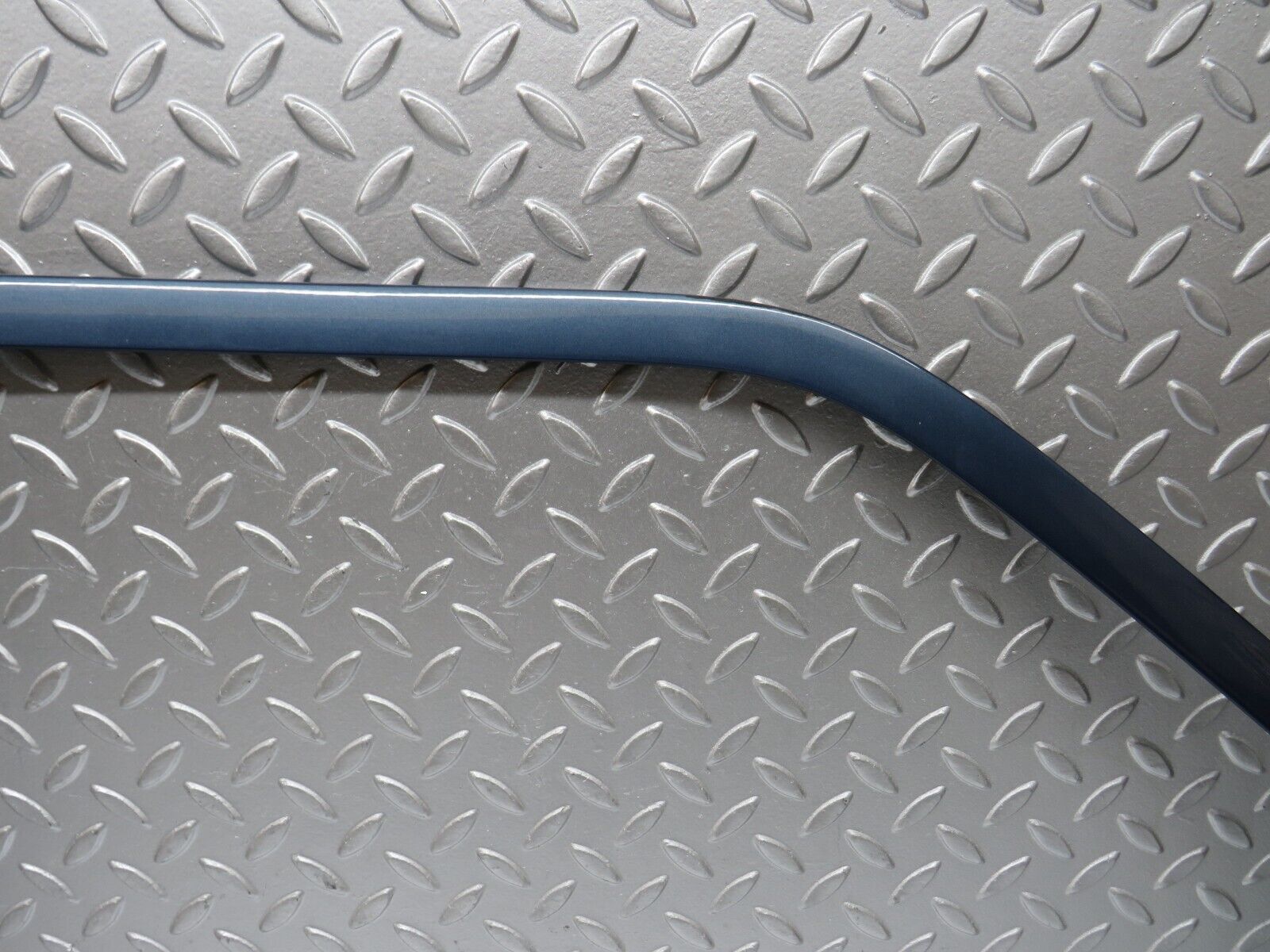 31184 Mercedes-Benz S124 220TE Wagon Front Left Door Exterior Frame Trim