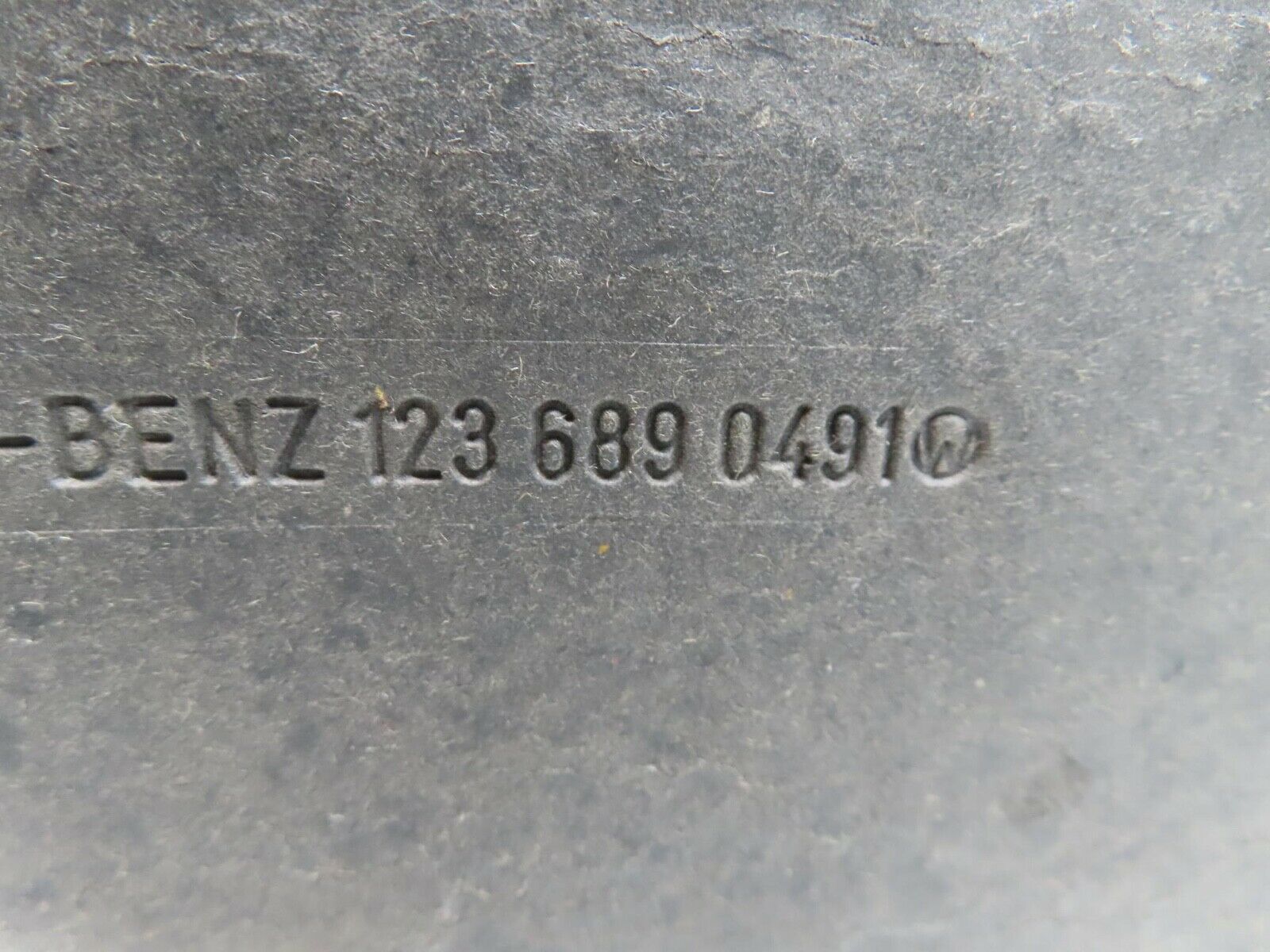 15875 Mercedes-Benz W123 280E Glove Box 1236890491