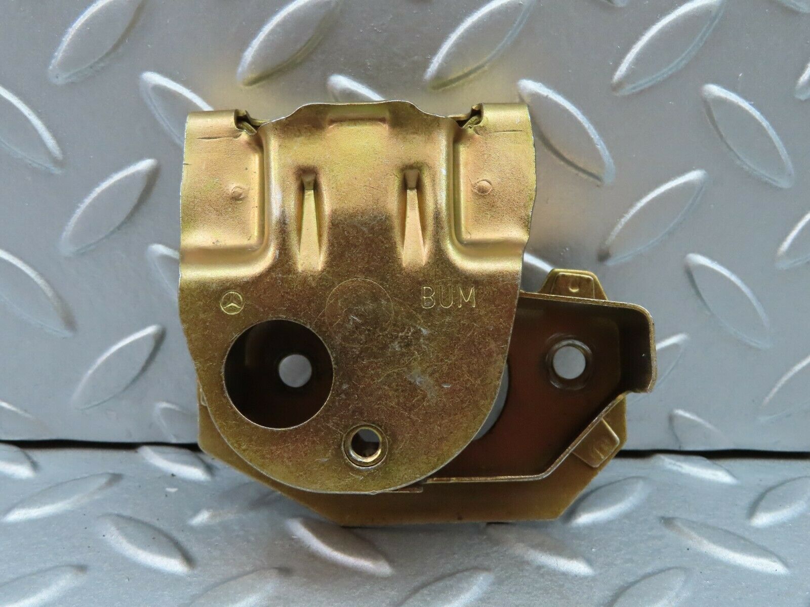 5805 Mercedes-Benz W123 200 Boot Lid Lock Trunk Lock