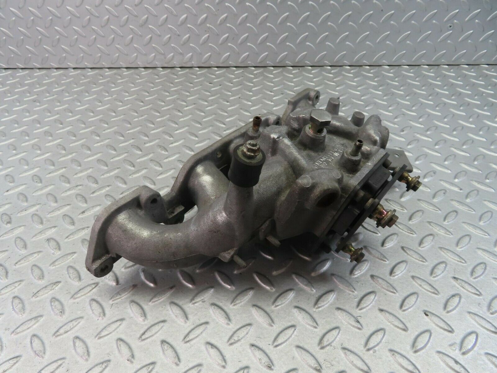 8678 Mercedes-Benz W123 Intake Manifold 1021411601
