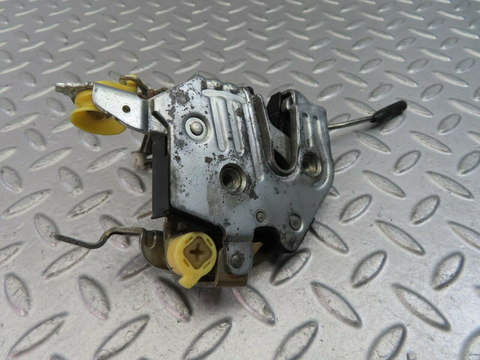 9360 Mercedes-Benz C124 300CE Coupe Front Left Door Lock Mechanism