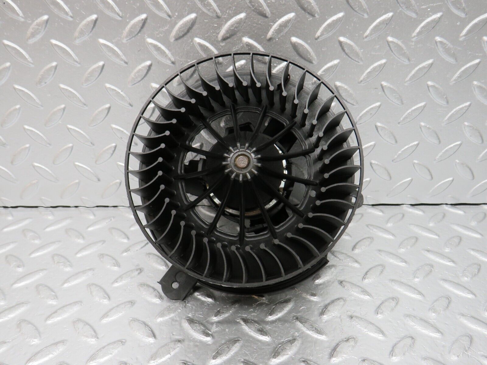 31686 Mercedes-Benz W201 190LE 1.8L Heater Blower Motor 2009/02/27DY