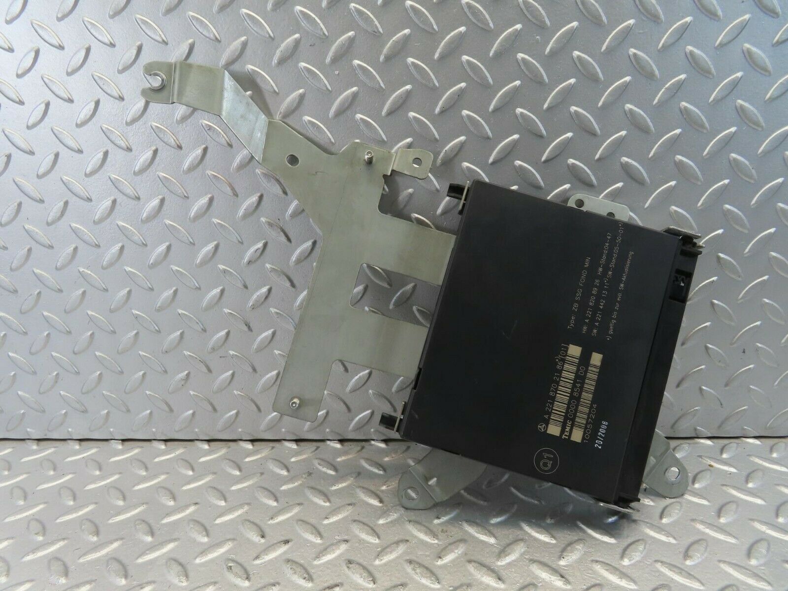 11186 Mercedes-Benz W221 S320 Comfort Control Unit 2218702186