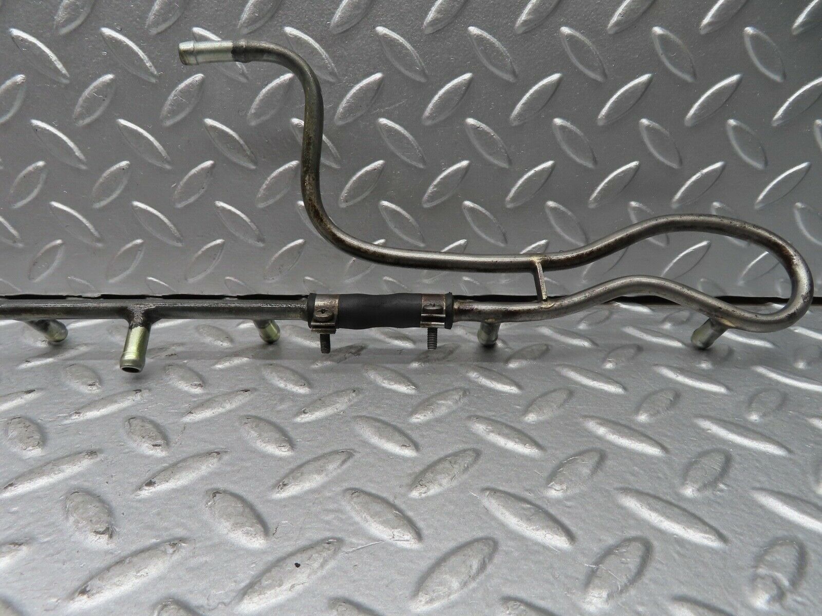 20392 Mercedes-Benz W114 280CE Coupe Fuel Injector Pipe