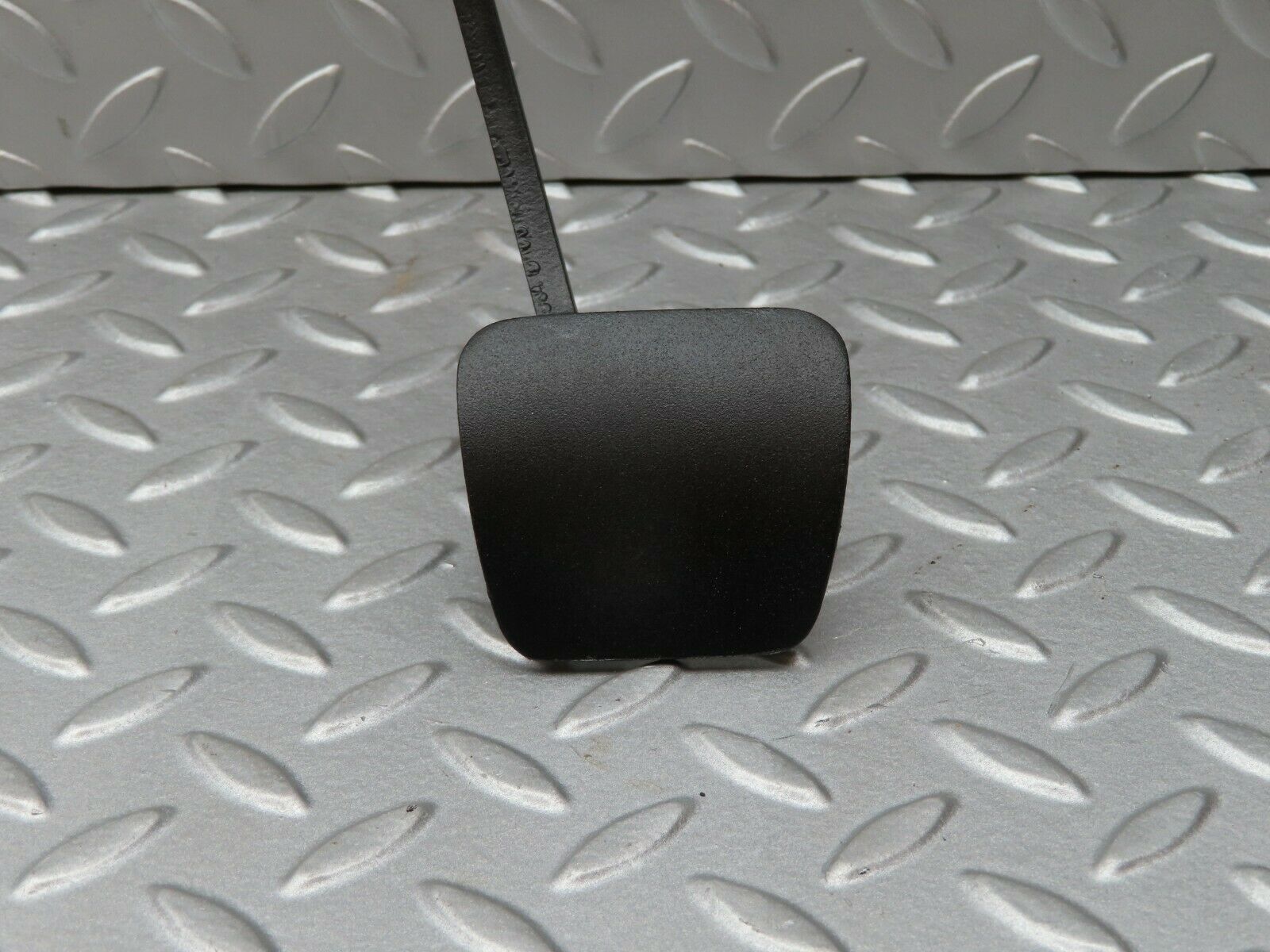 4776 Mercedes-Benz W114 280CE Coupe Brake Pedal