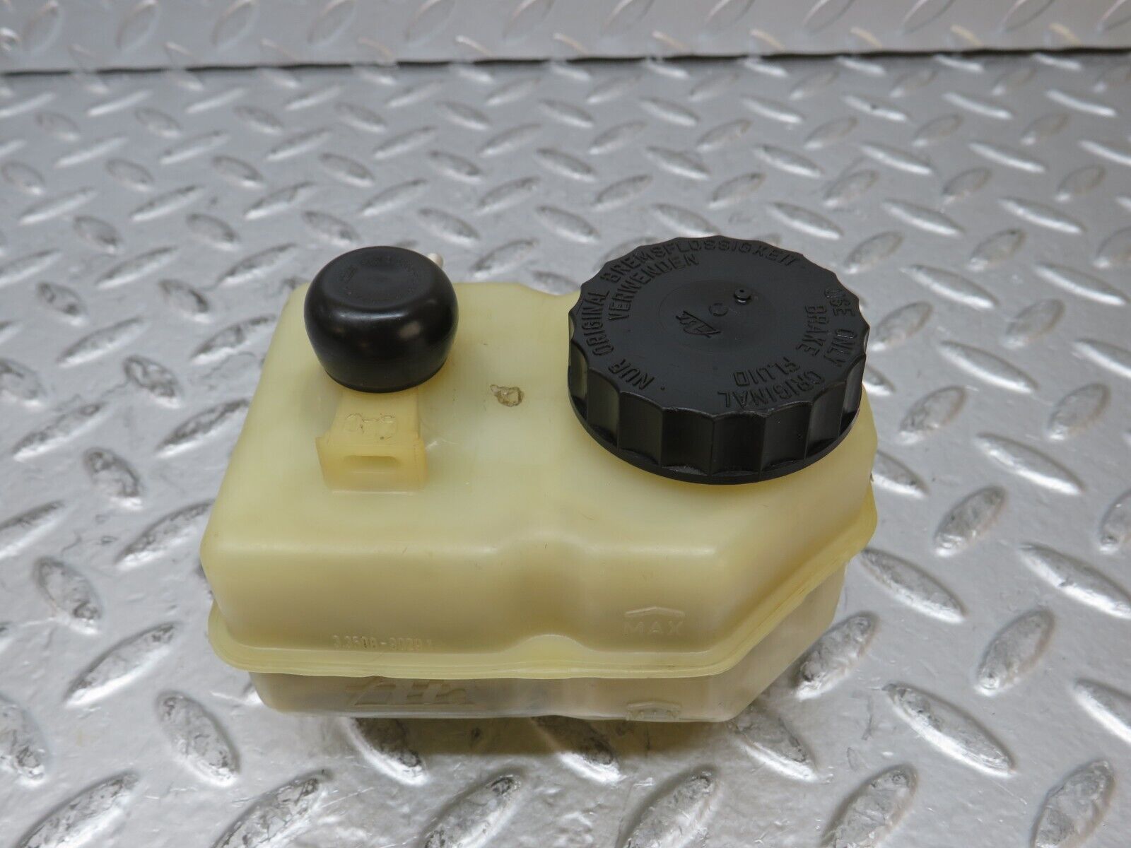 26147 Mercedes-Benz W116 450SE Brake Fluid Reservoir Tank ATE 3.3508