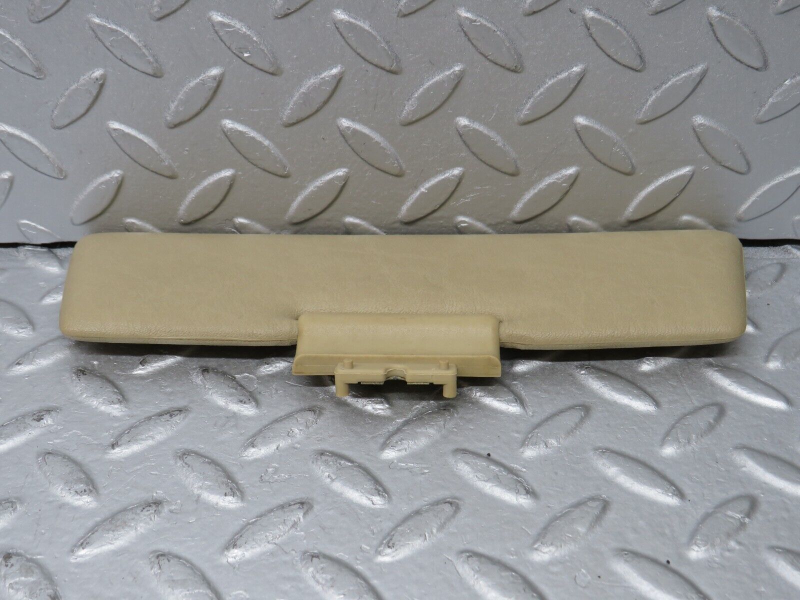 36875 Mercedes-Benz C126 420SEC Coupe Middle Sun Visor Beige