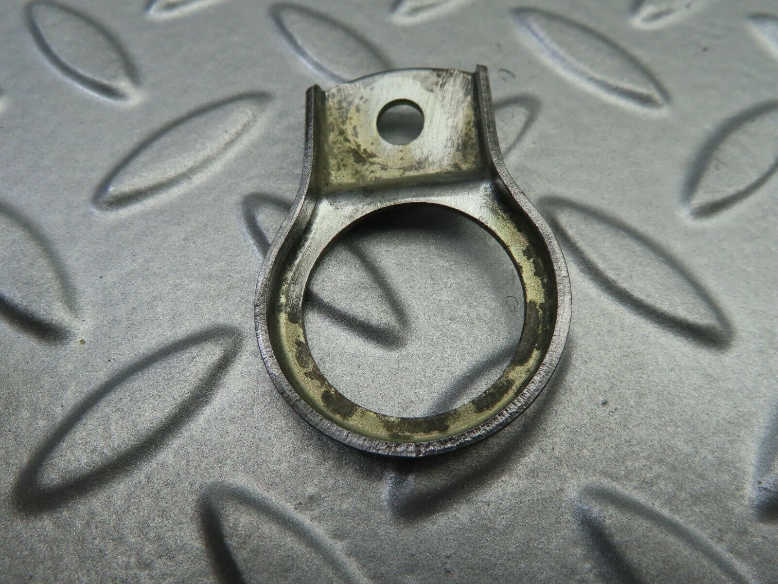 7092 Mercedes-Benz C107 350SLC Coupe Fuel Injector Bracket