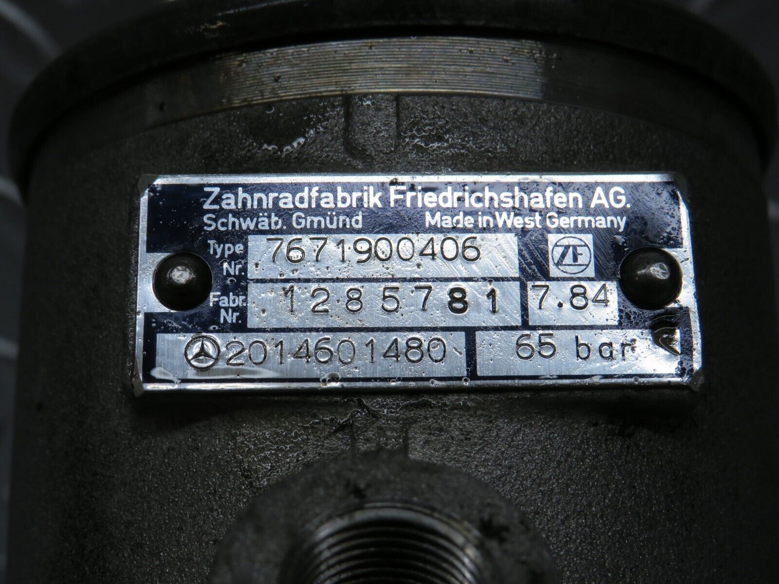 30839 Mercedes-Benz W201 190E 2.0L Power Steering Pump 2014601480 7671501142