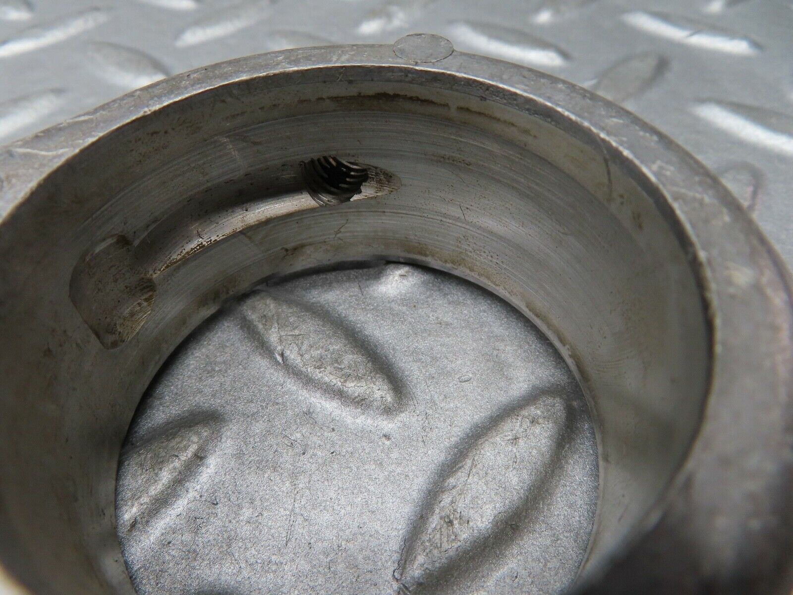 17726 Mercedes-Benz W116 450SEL Camshaft Tower Bearing 1160514312