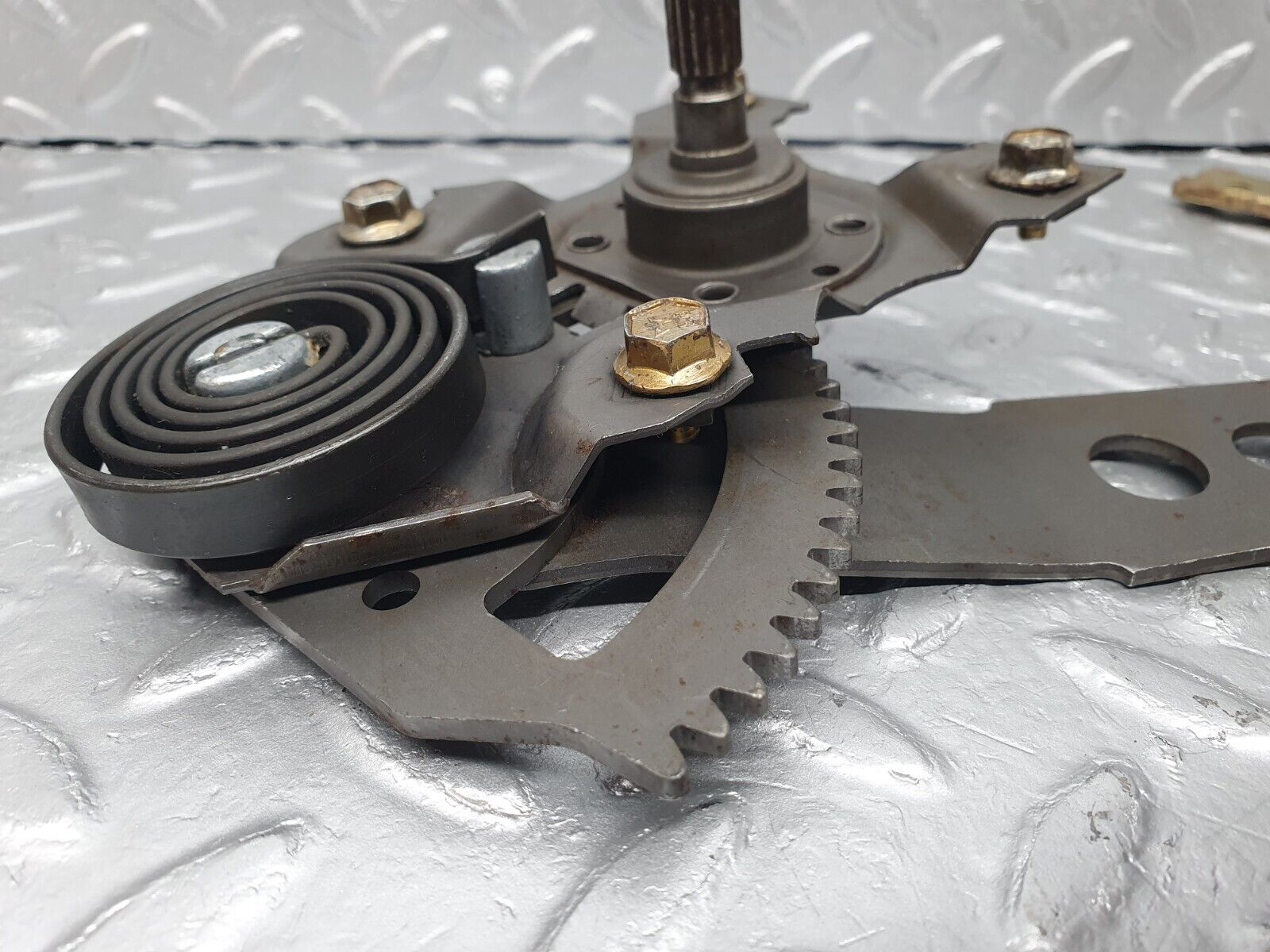 40729 Mercedes-Benz W123 300D Rear Left Manual Window Regulator 1237301946