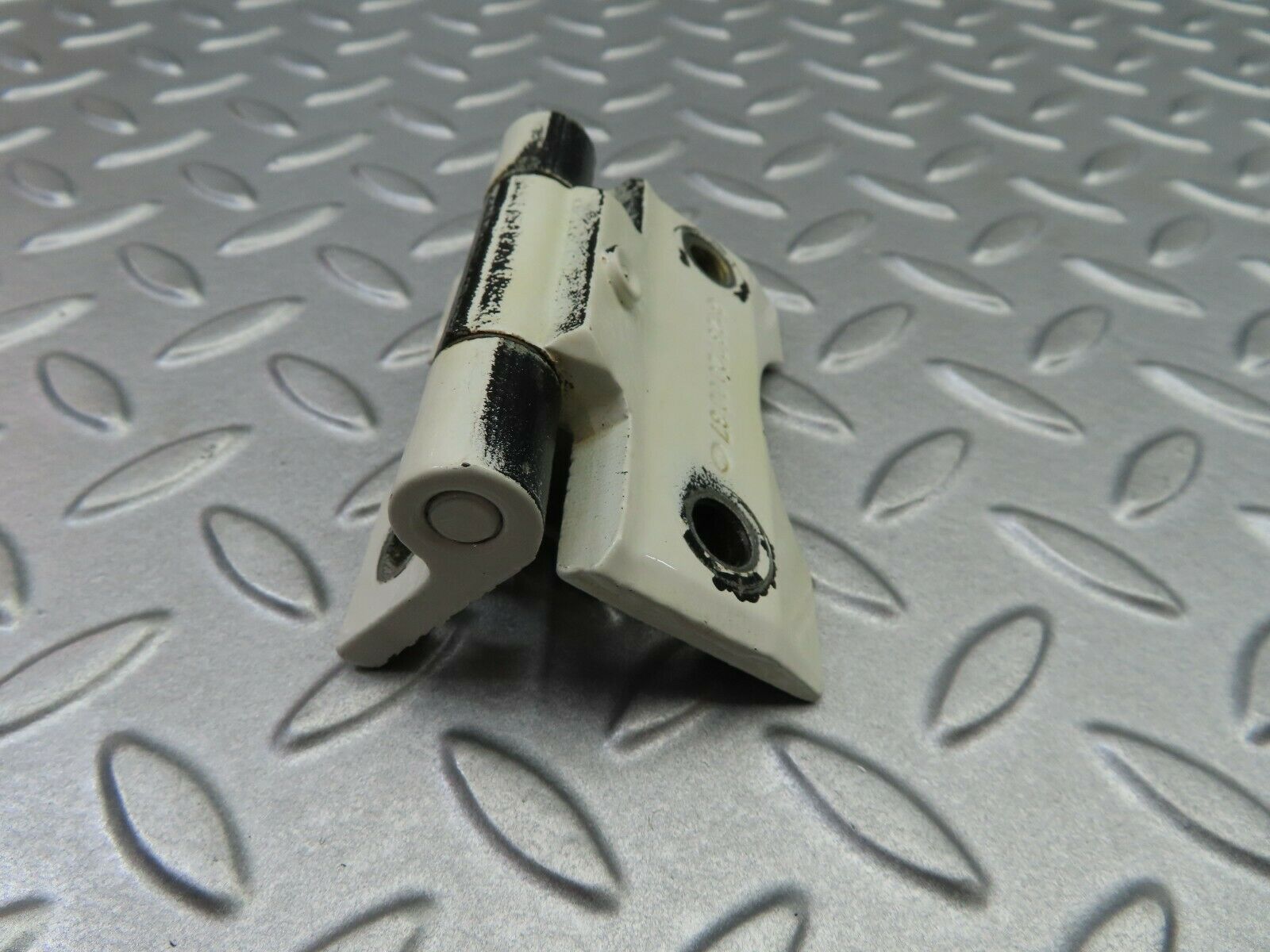 5848 Mercedes-Benz W123 200 Door Hinge 1237200037