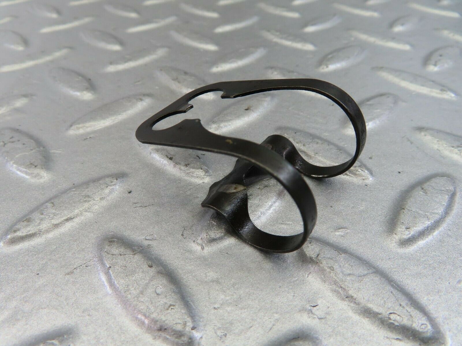 9869 Mercedes-Benz C123 280CE Coupe Valve Rocker Arm With Retaining Spring