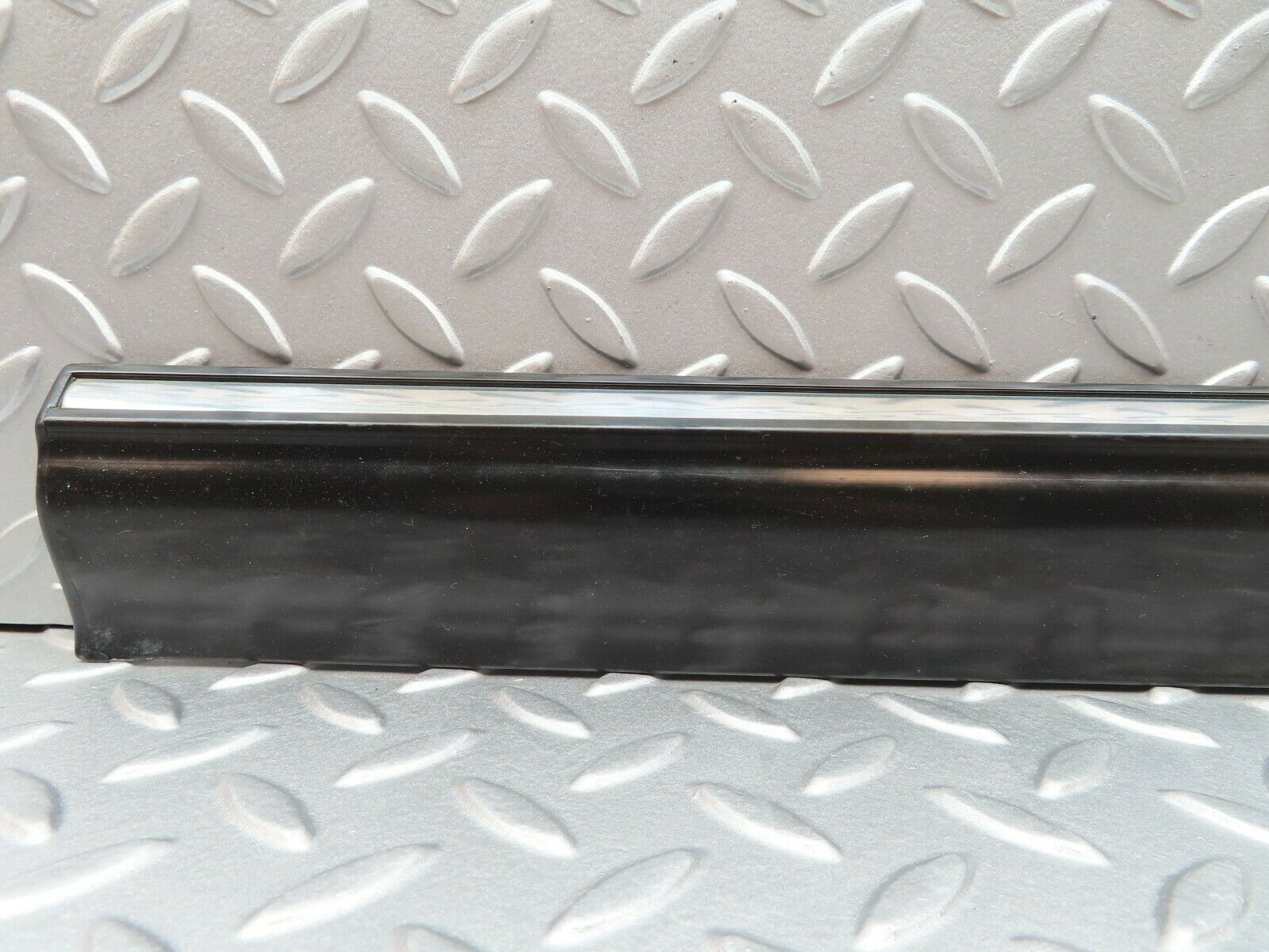 3698 Mercedes-Benz S123 200T Wagon Rear Right Door Lower Trim