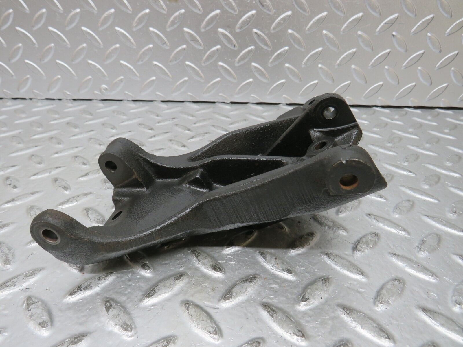 27396 Mercedes-Benz W123 280E Alternator Generator Bracket 1101550735