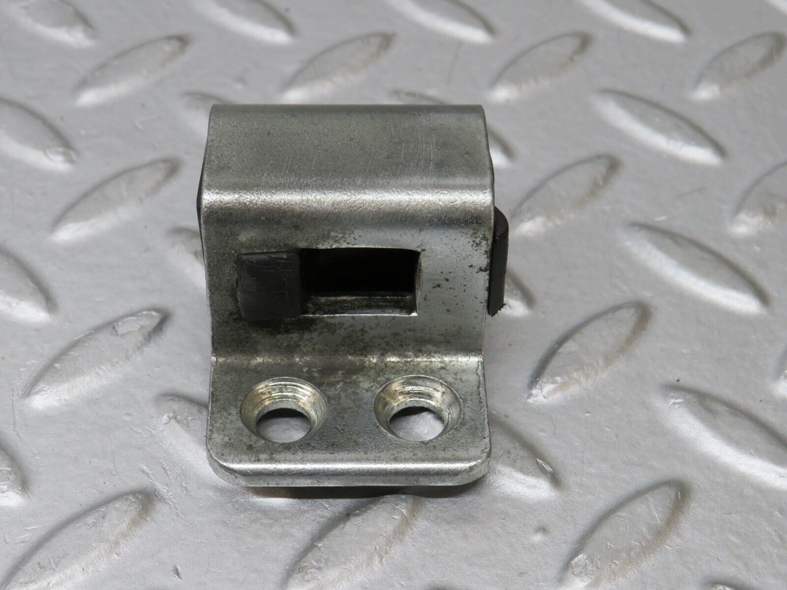 36130 Mercedes-Benz W126 420SE Door Lock Latch Left Side