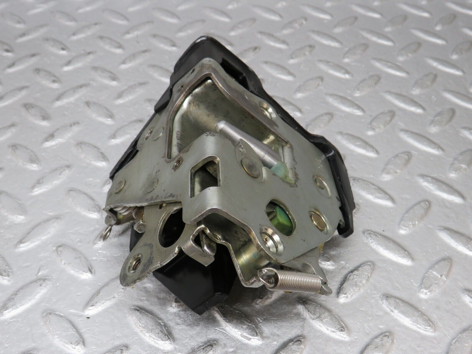 36043 Mercedes-Benz W126 420SE Rear Right Door Lock Mechanism 1237330208