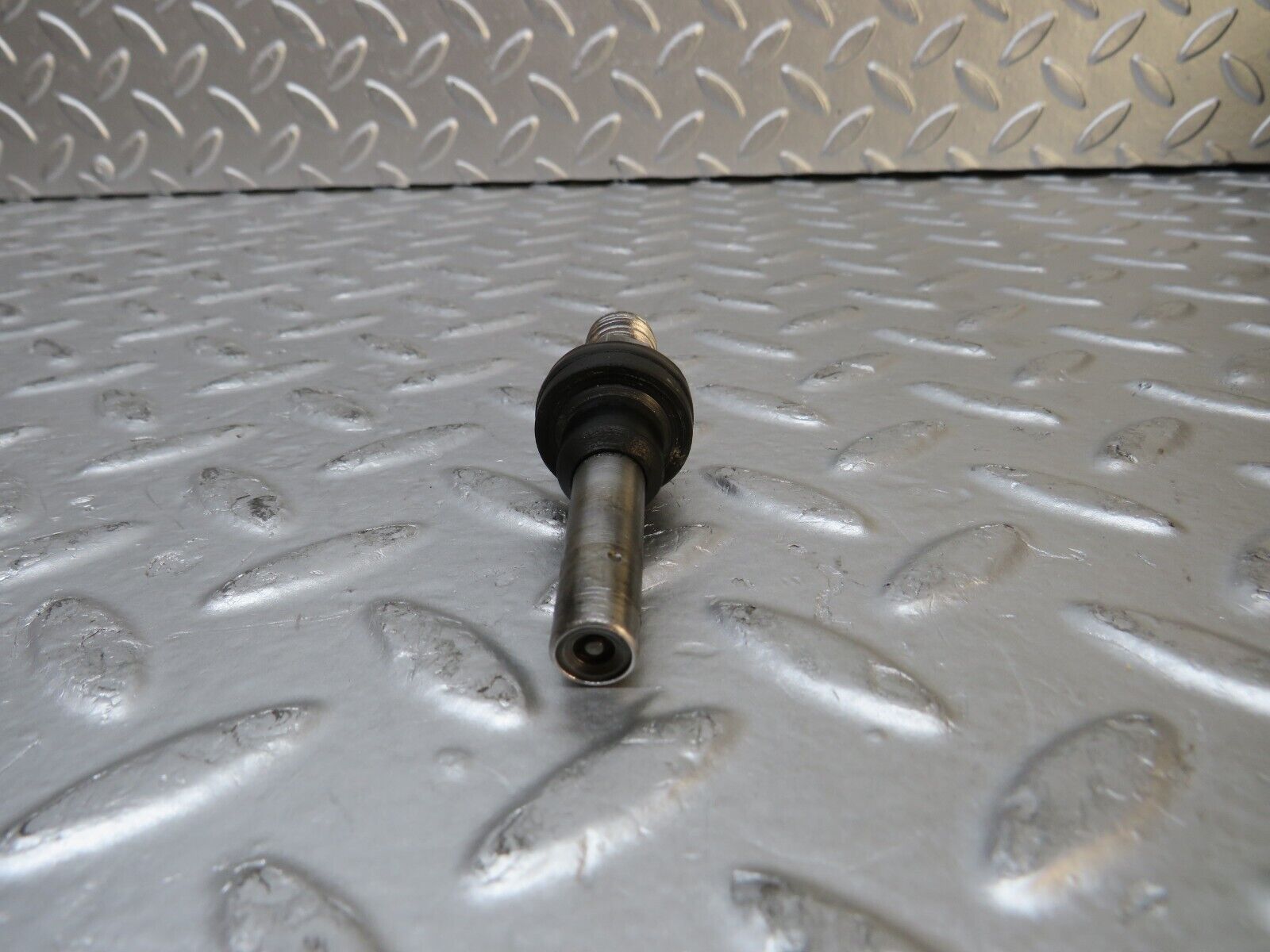 29929 Mercedes-Benz W123 230E Fuel Injector Bosch 0437502010