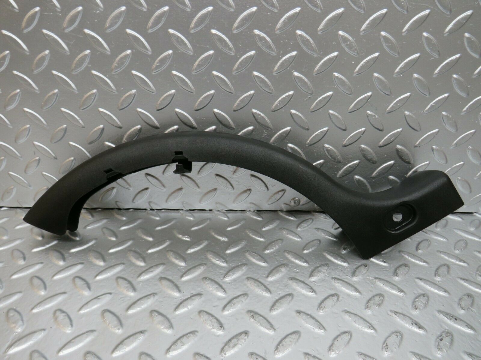 24611 Mercedes-Benz W140 S320 Boot Hinge Plastic Cover Right Side 1408214489