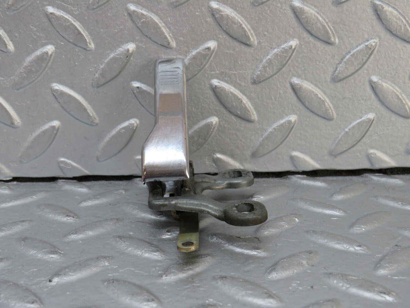 35690 Mercedes-Benz W108 Front Left Interior Door Handle 1157660319