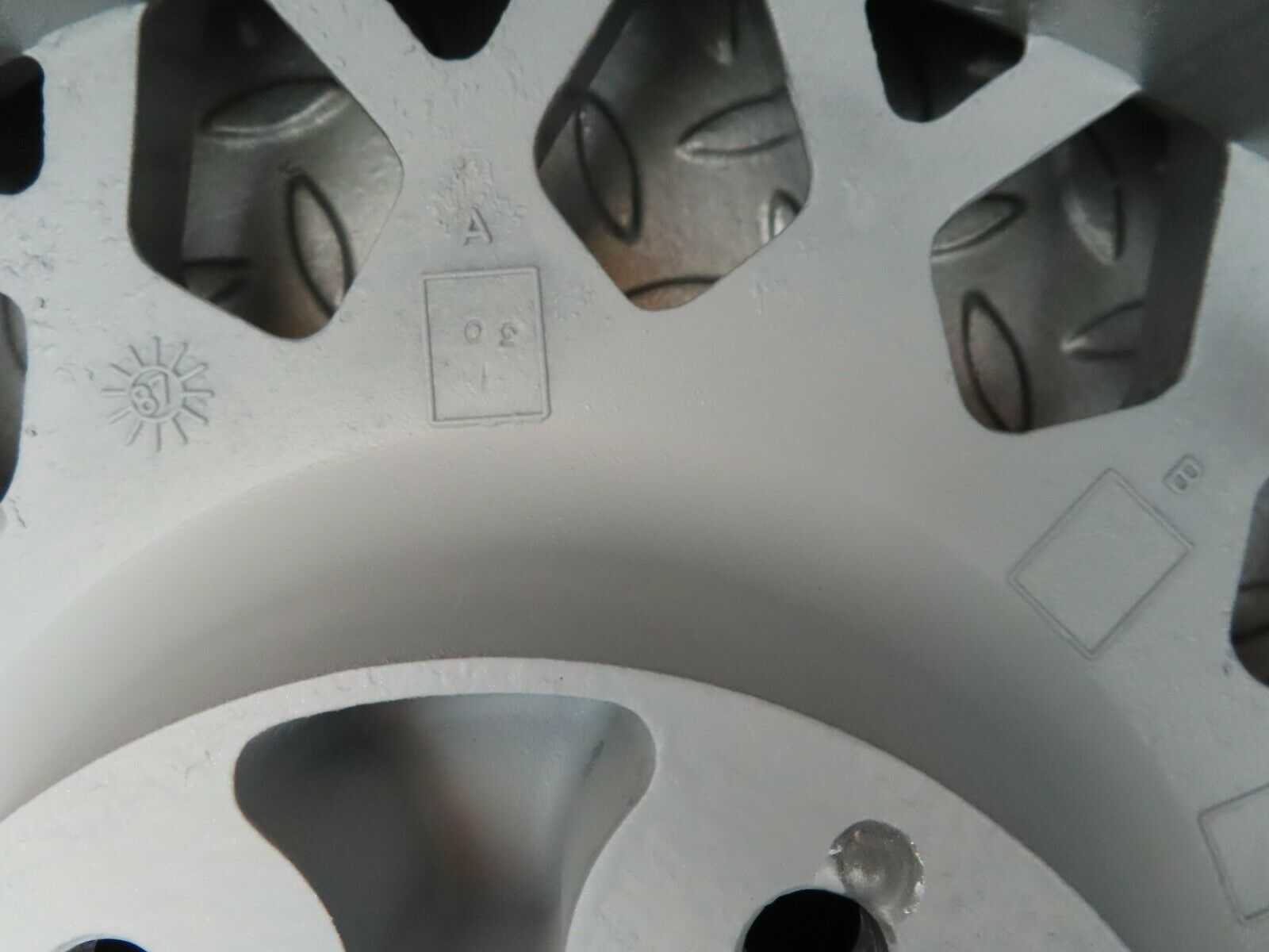 3860 Mercedes-Benz Alloy Wheel Fondmetal 7Jx15H2 ET23