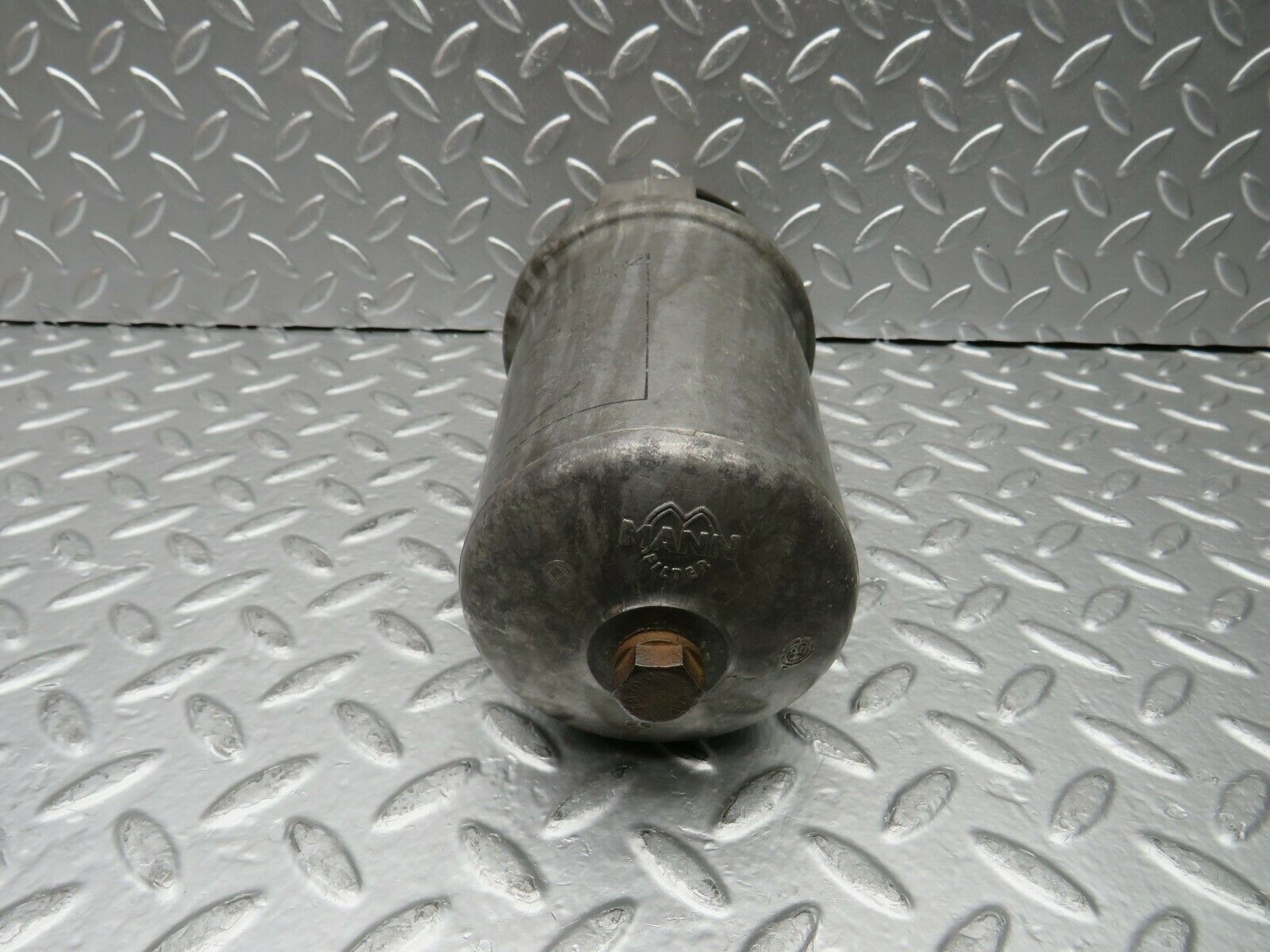 22777 Mercedes-Benz C107 450SLC Coupe Oil Filter Housing 1161840309