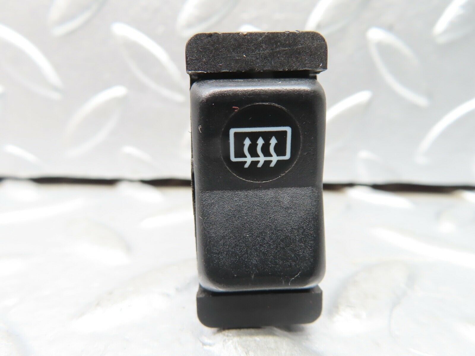 21157 Mercedes-Benz W123 230E Rear Windscreen Defroster Switch 0008206110