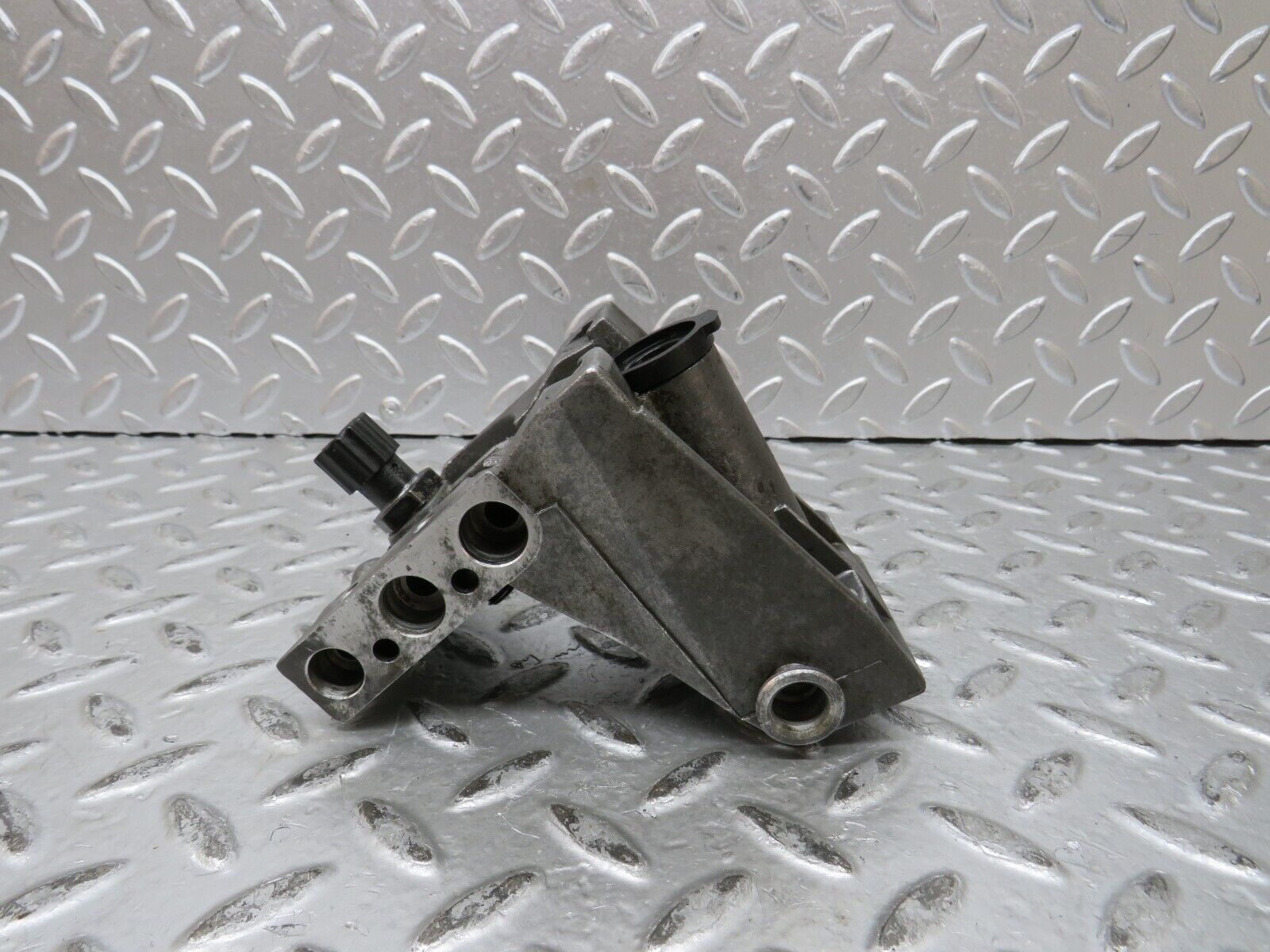 27815 Mercedes-Benz S124 300TE Wagon Fuel Filter Housing 6010920408