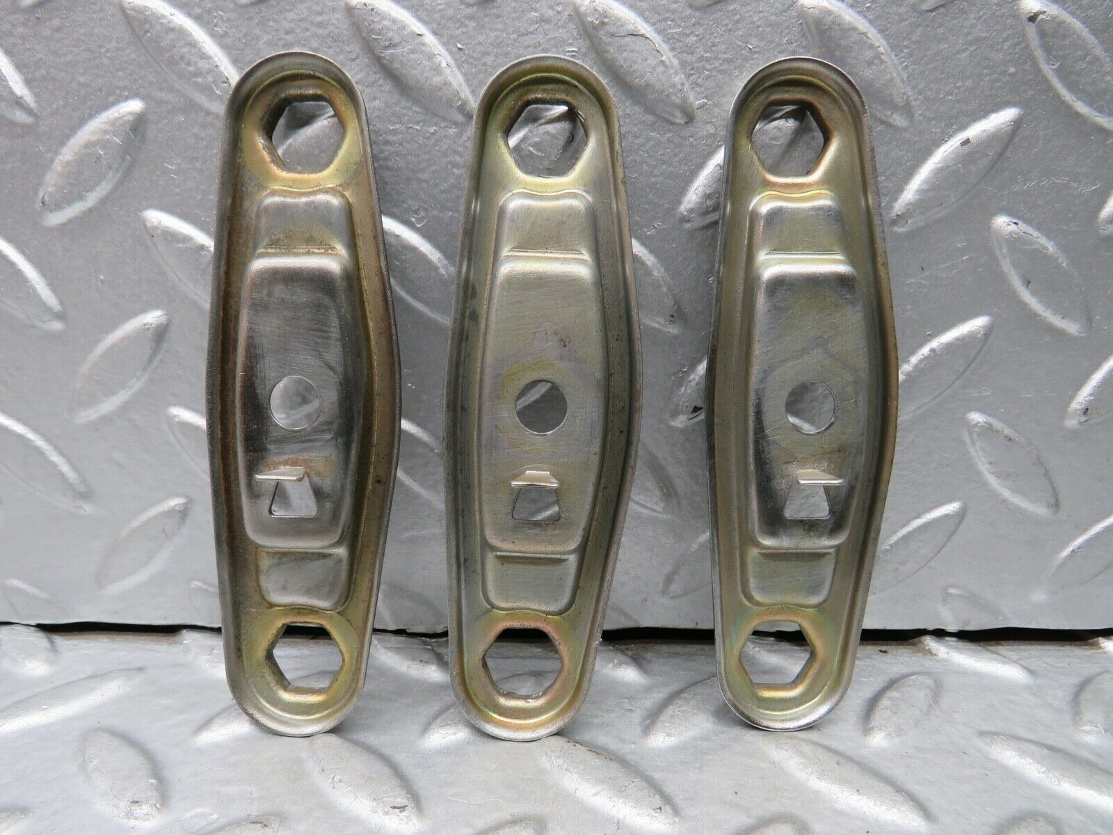 21866 Mercedes-Benz W123 Fuel Injector Brackets