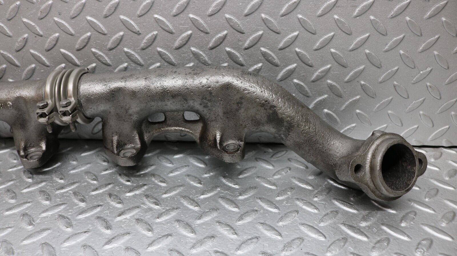 37250 Mercedes-Benz C126 420SEC Coupe Exhaust Manifold Left Side 1161422302