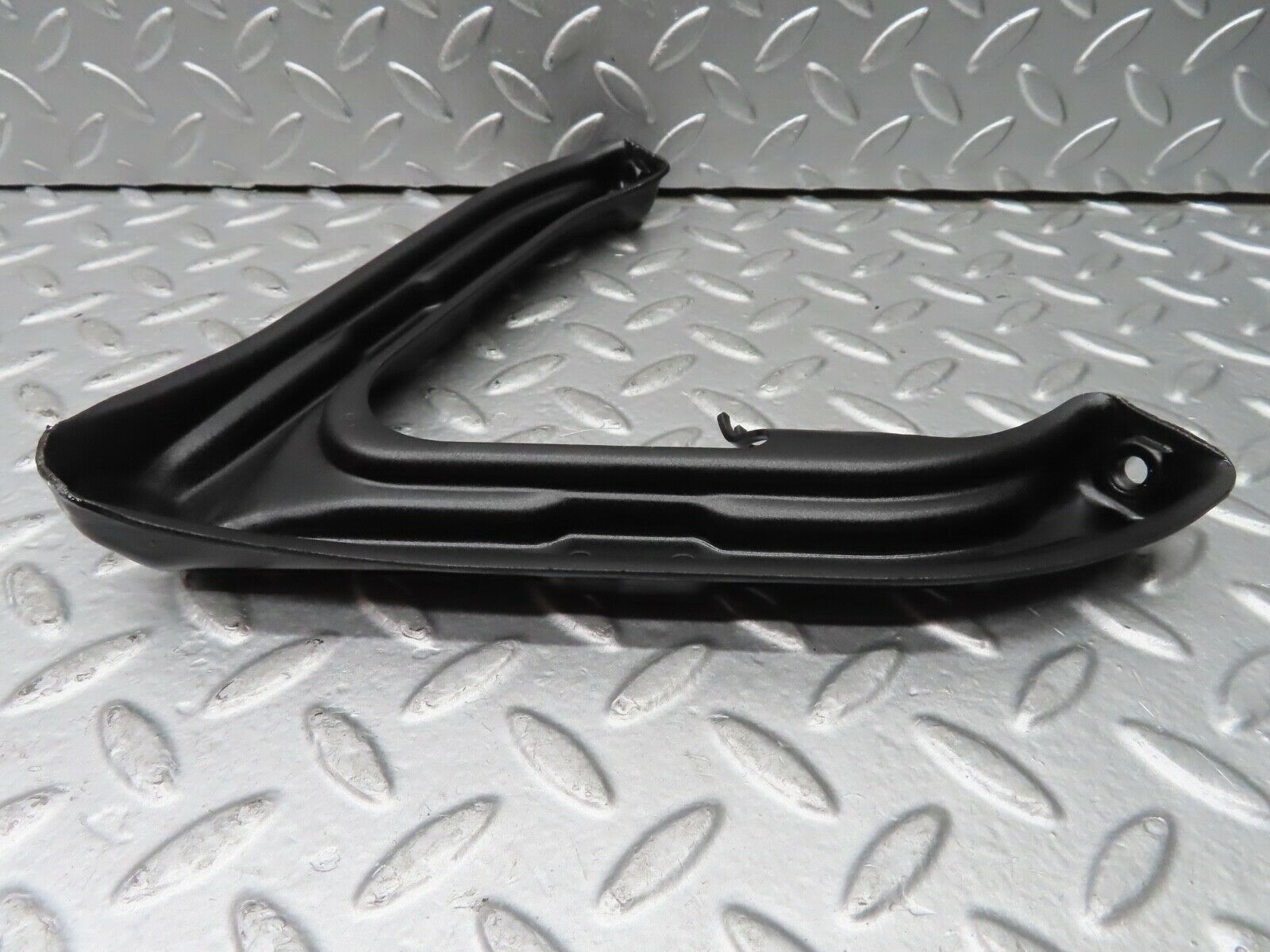 21288 Mercedes-Benz W123 230E Air Intake Manifold Bracket