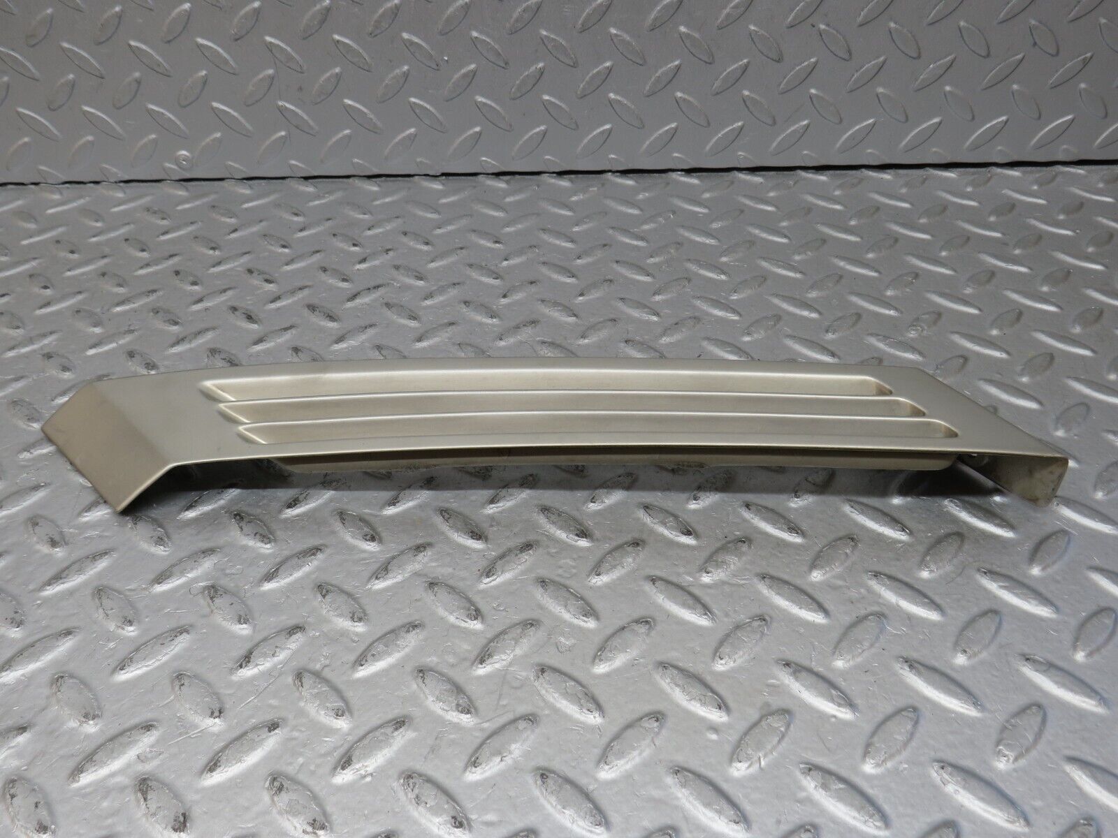 36500 Mercedes-Benz W201 190E 2.0L C Pillar Exterior Cover Left Side 2016980189