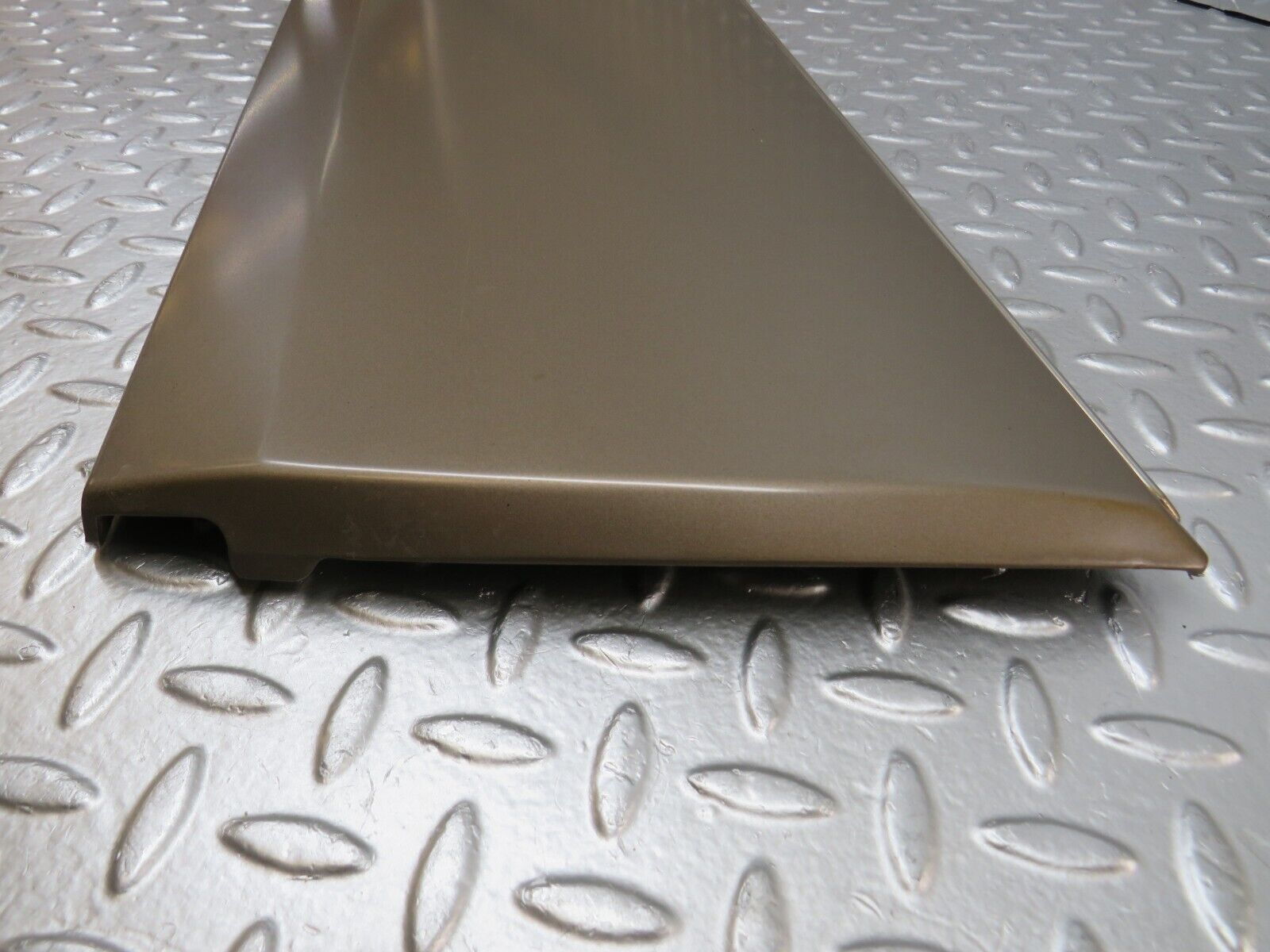 29253 Mercedes-Benz W124 230E Front Right Door Lower Trim 1246901640