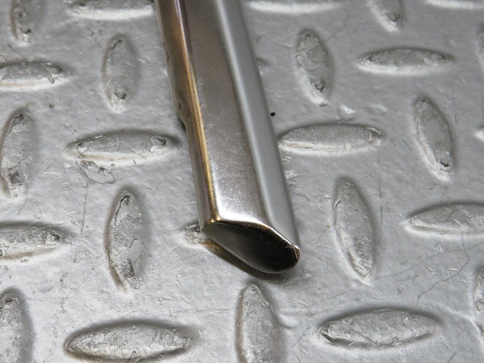 36294 Mercedes-Benz W126 420SE Front Left Door Chrome Moulding Trim