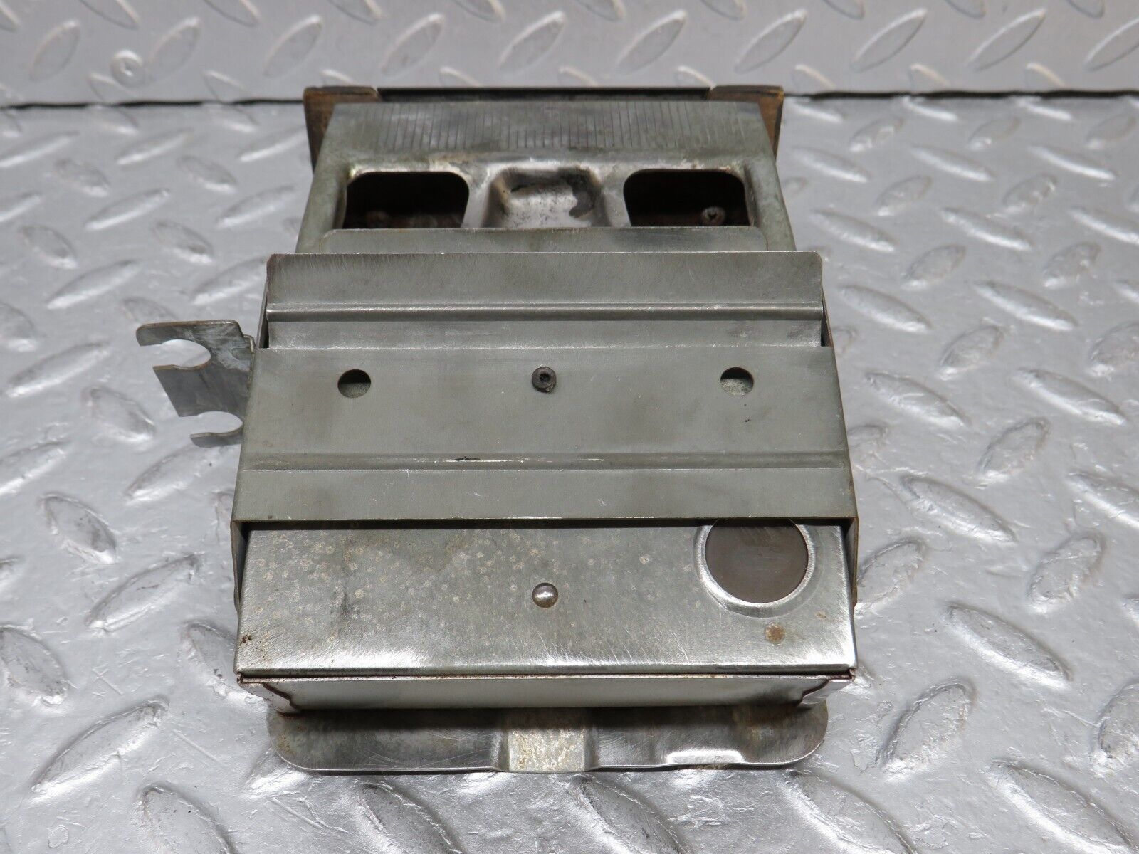 37552 Mercedes-Benz W109 300SEL Centre Console Ashtray Wood Finish