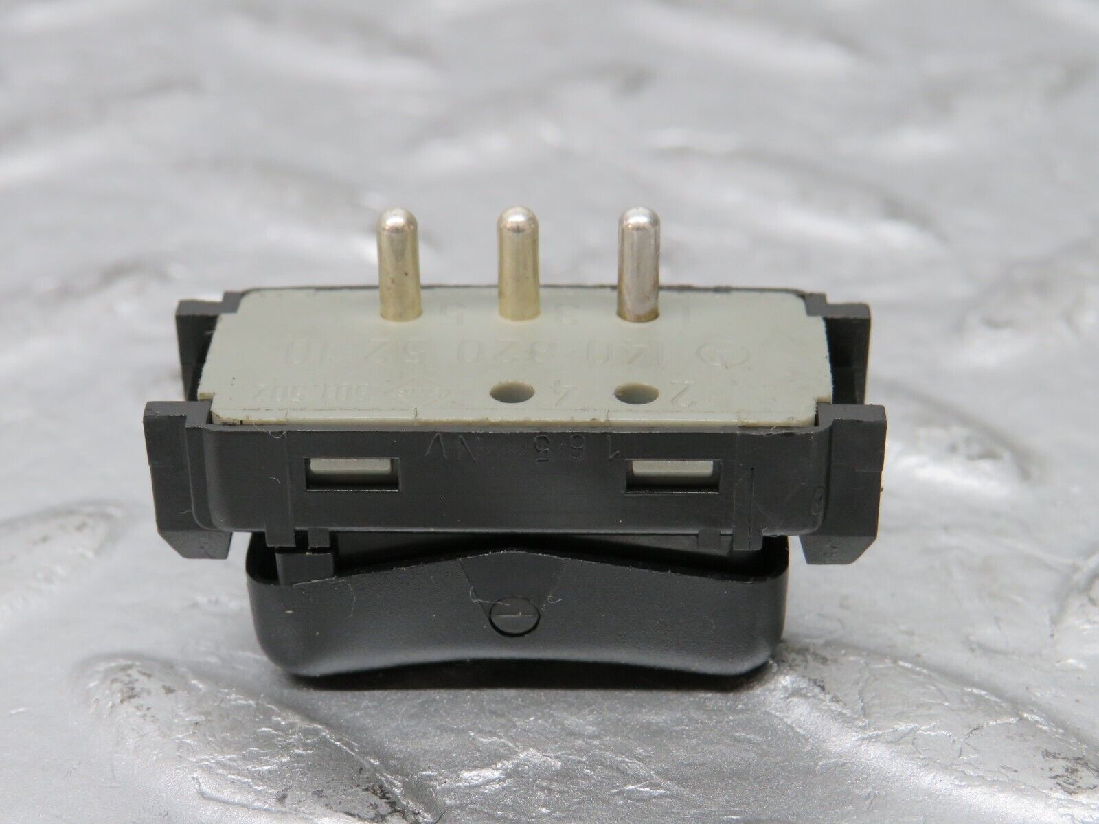 33331 Mercedes-Benz W202 C180 Head Rest Control Switch 1408205210