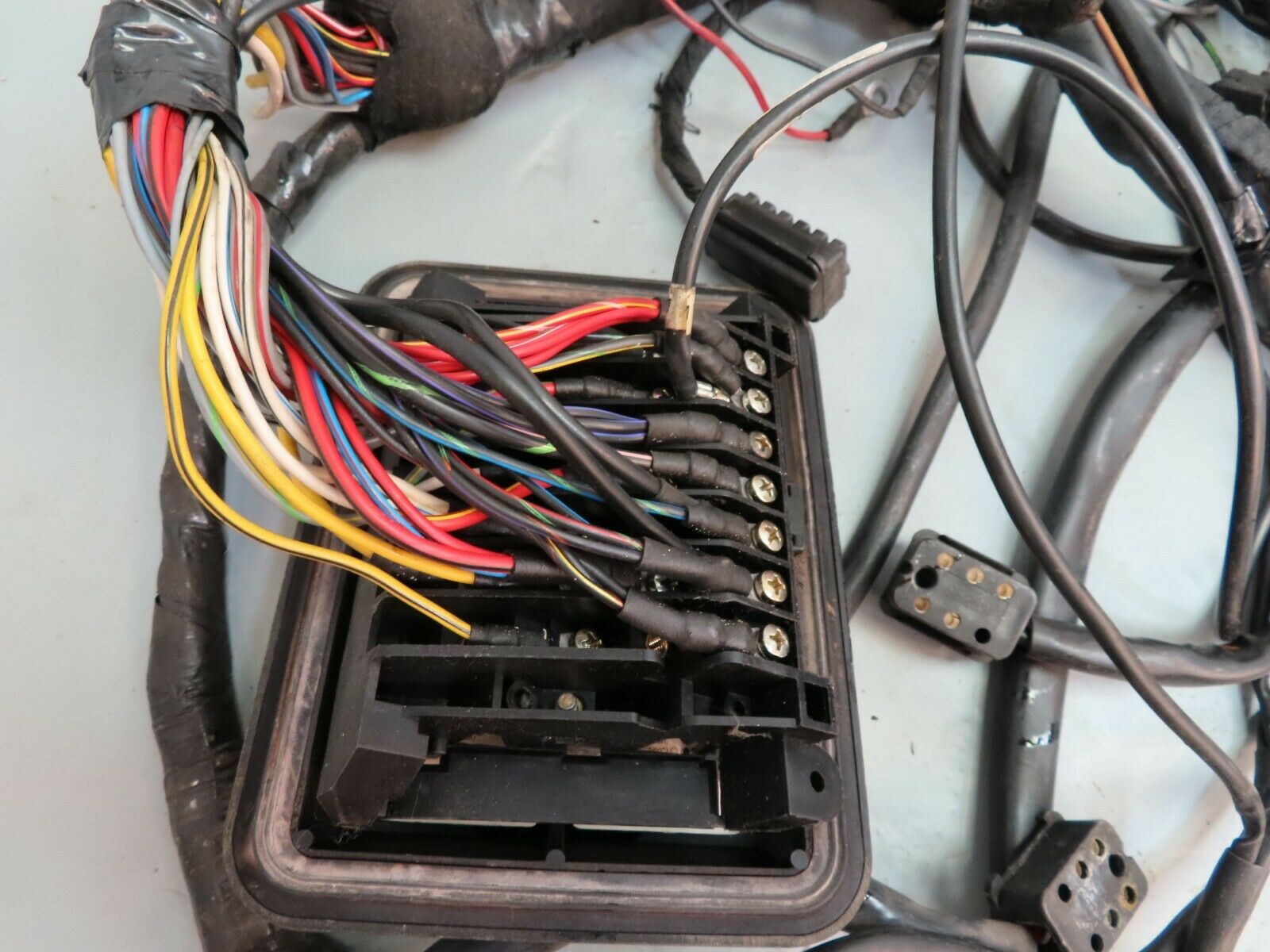 5943 Mercedes-Benz W123 200 Engine Chassis Body Wire Wiring Harness