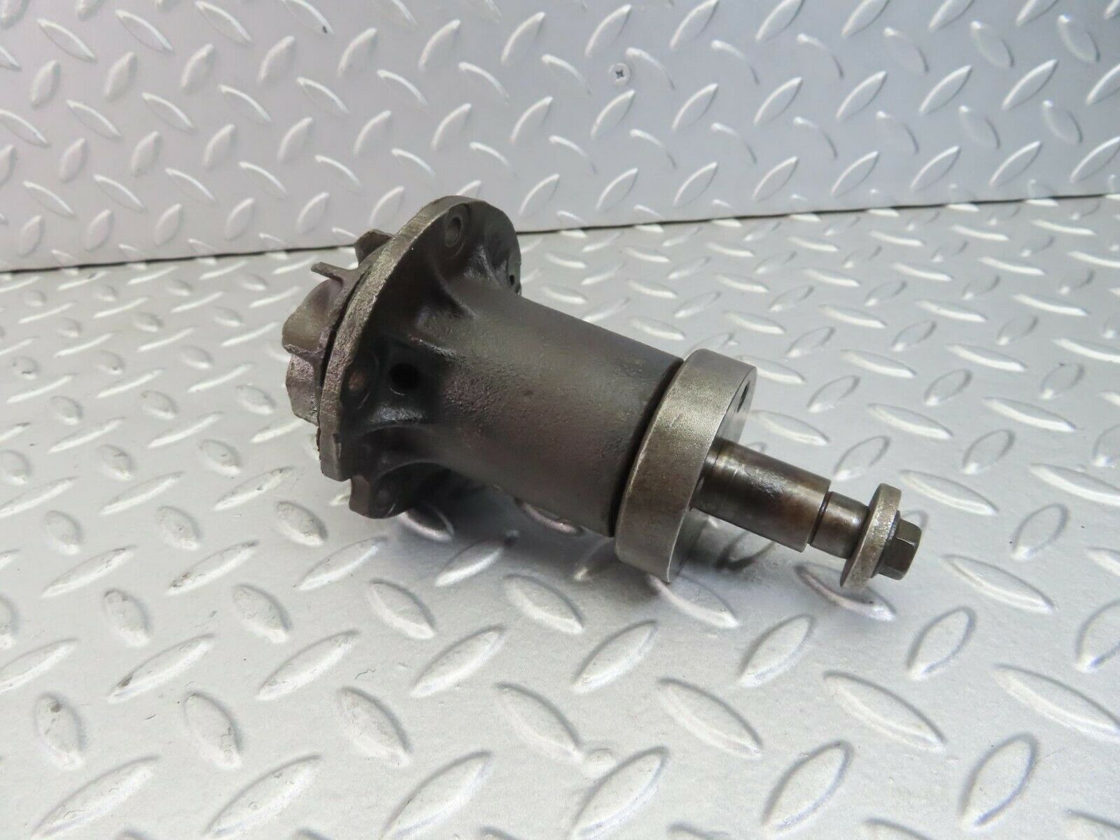 8775 Mercedes-Benz W114 Water Pump 1102010110