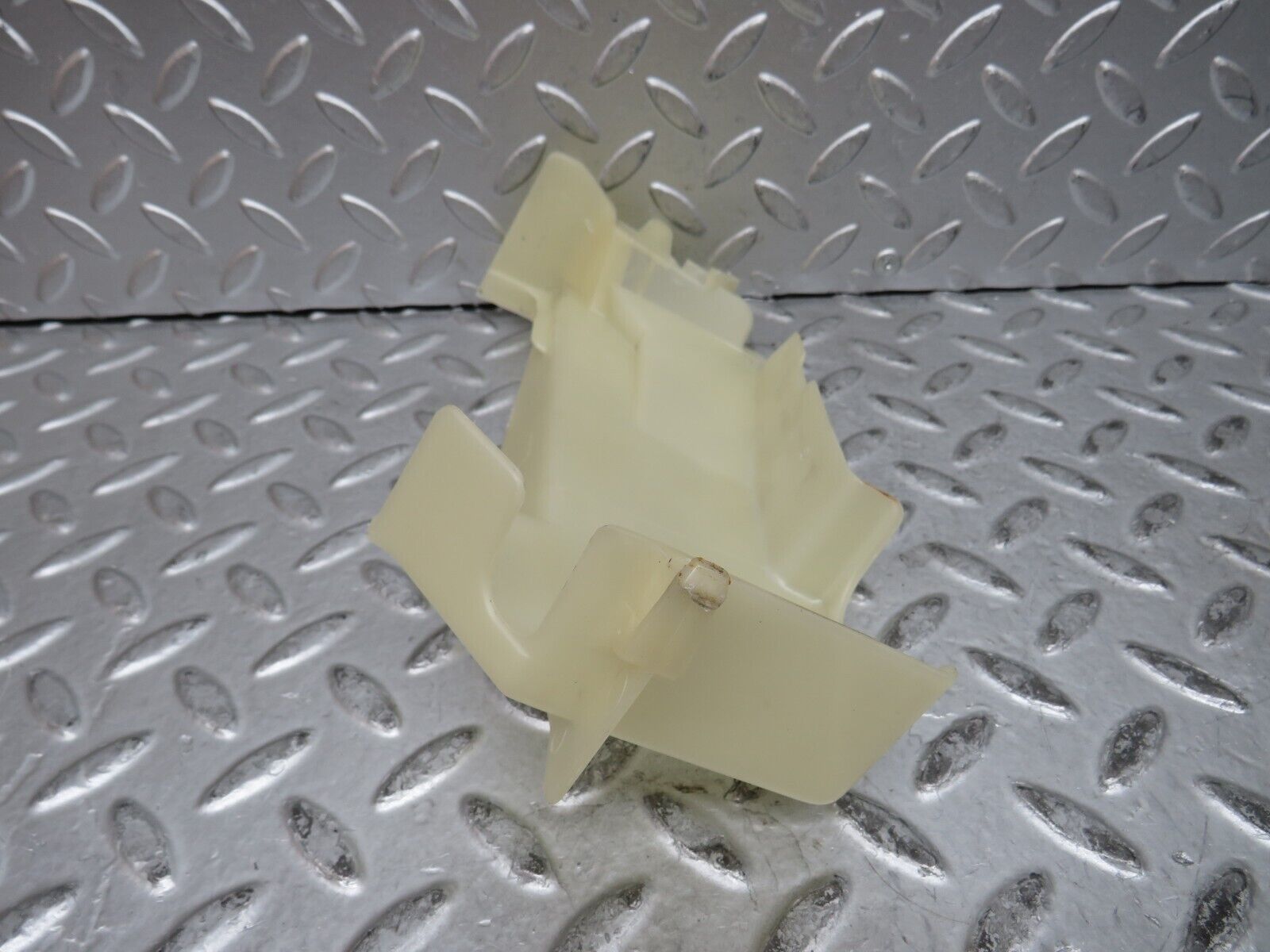 29111 Mercedes-Benz C124 320CE Left Door Lock Mechanism Cover 1247231908