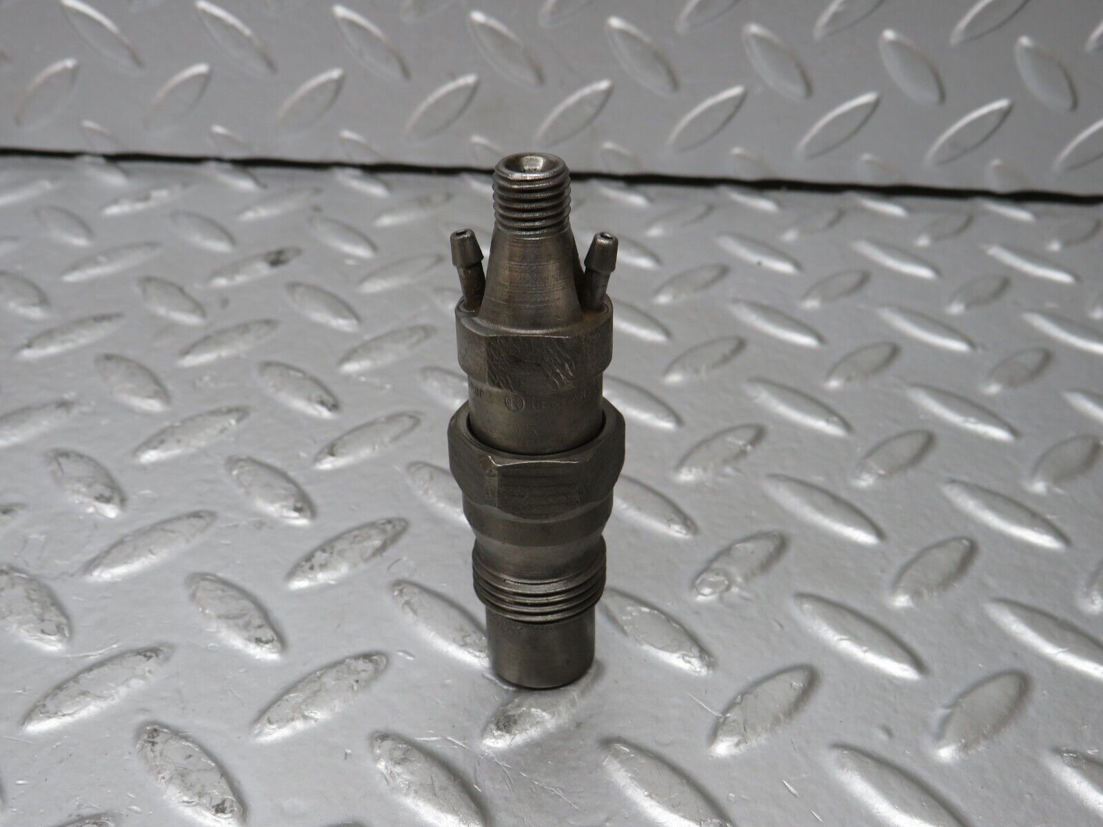 32901 Mercedes-Benz W123 300D Fuel Injector Bosch KCA30S35/4